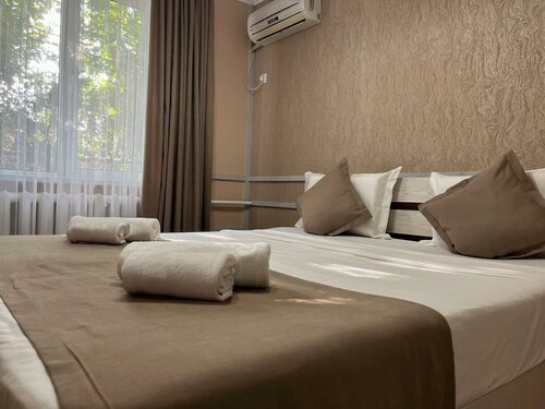 Family Room with Shower в Kausar Hotel