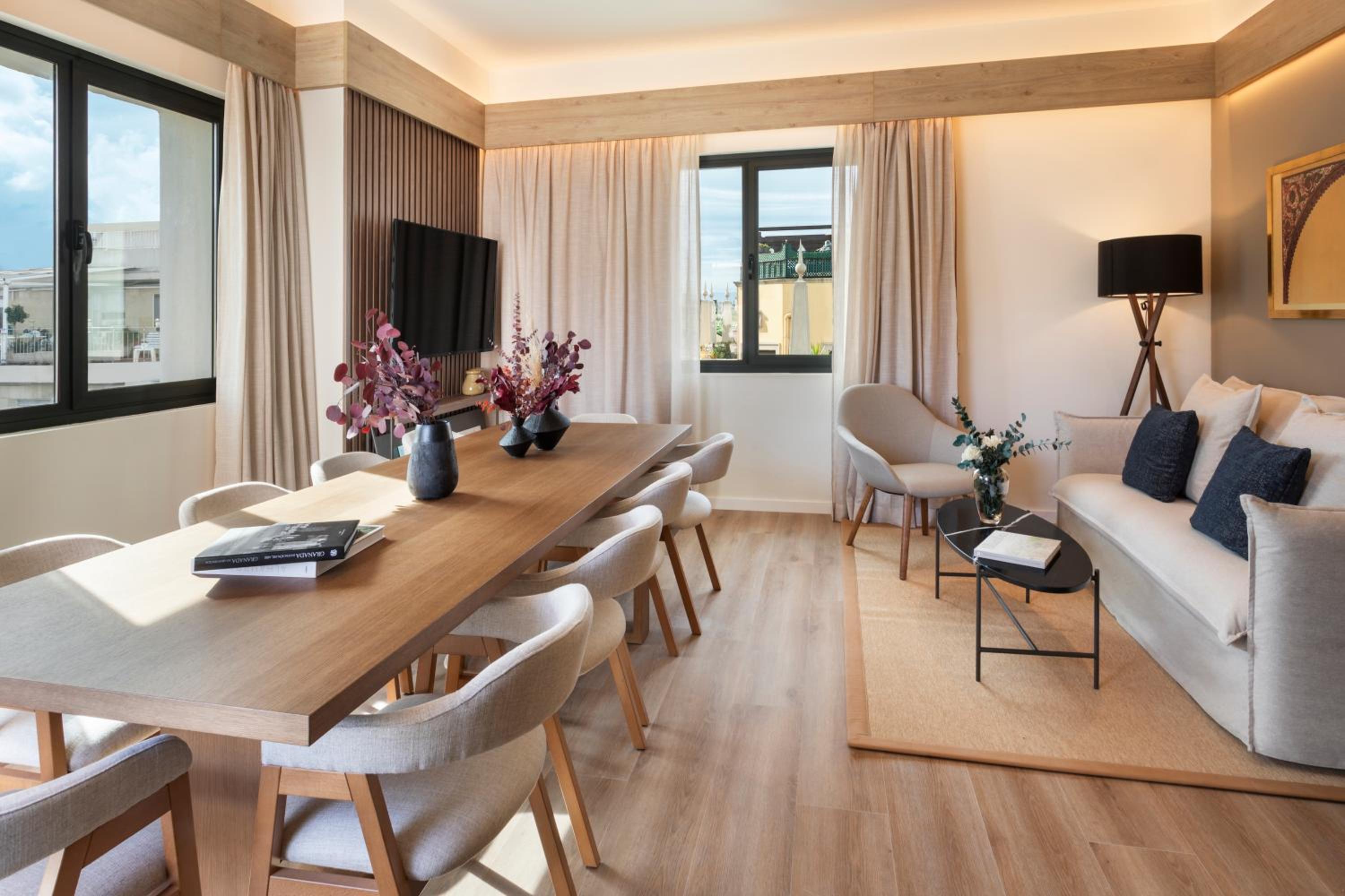 Master Suite The Level