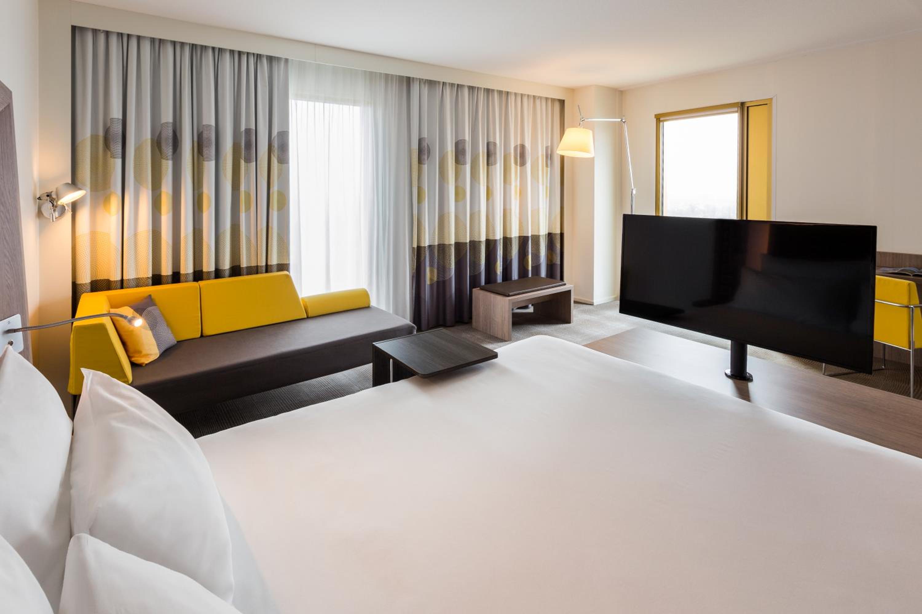 Junior Suite with Queen Bed and Sofa Bed