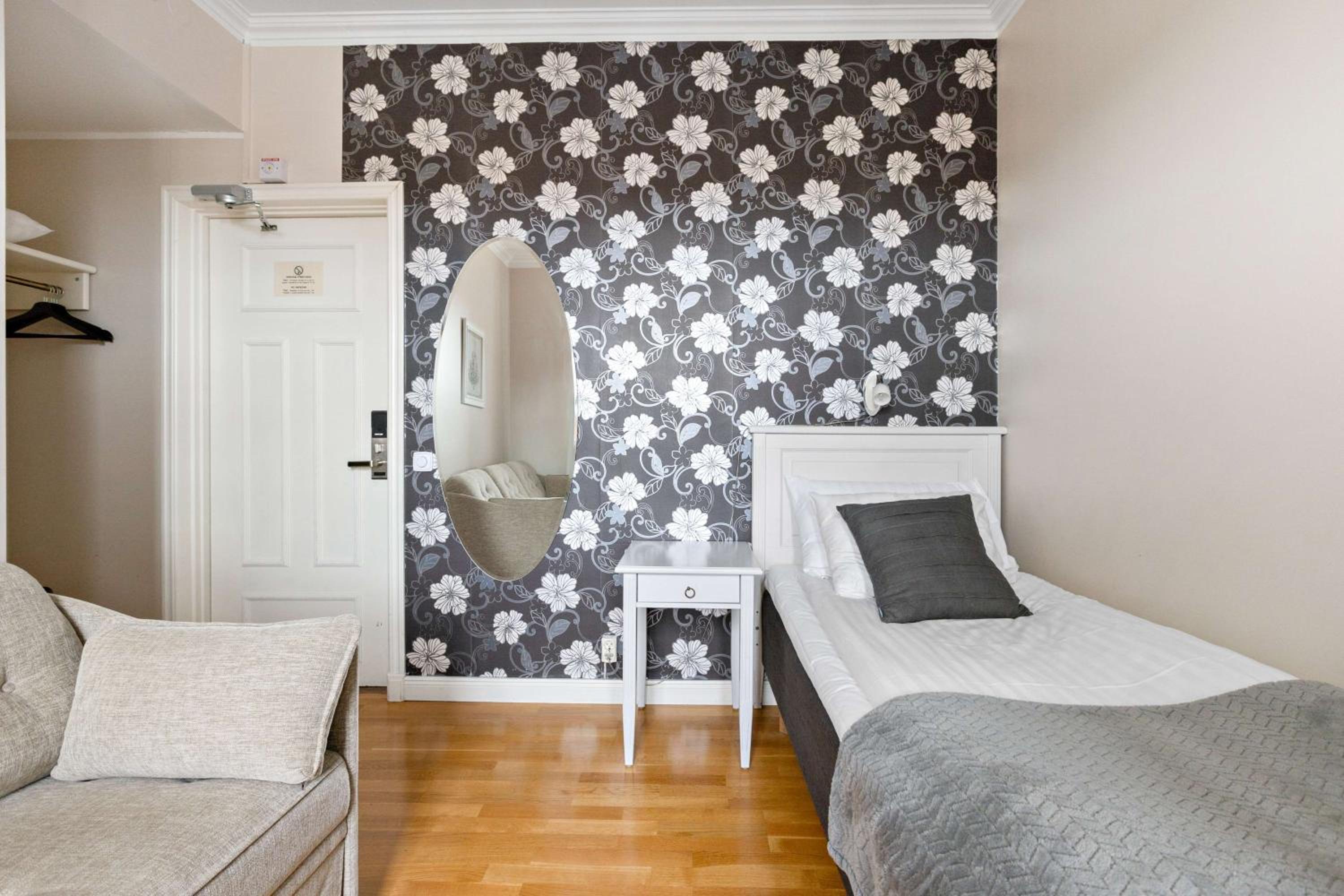 Single Room with Sofa Bed - Non-Smoking