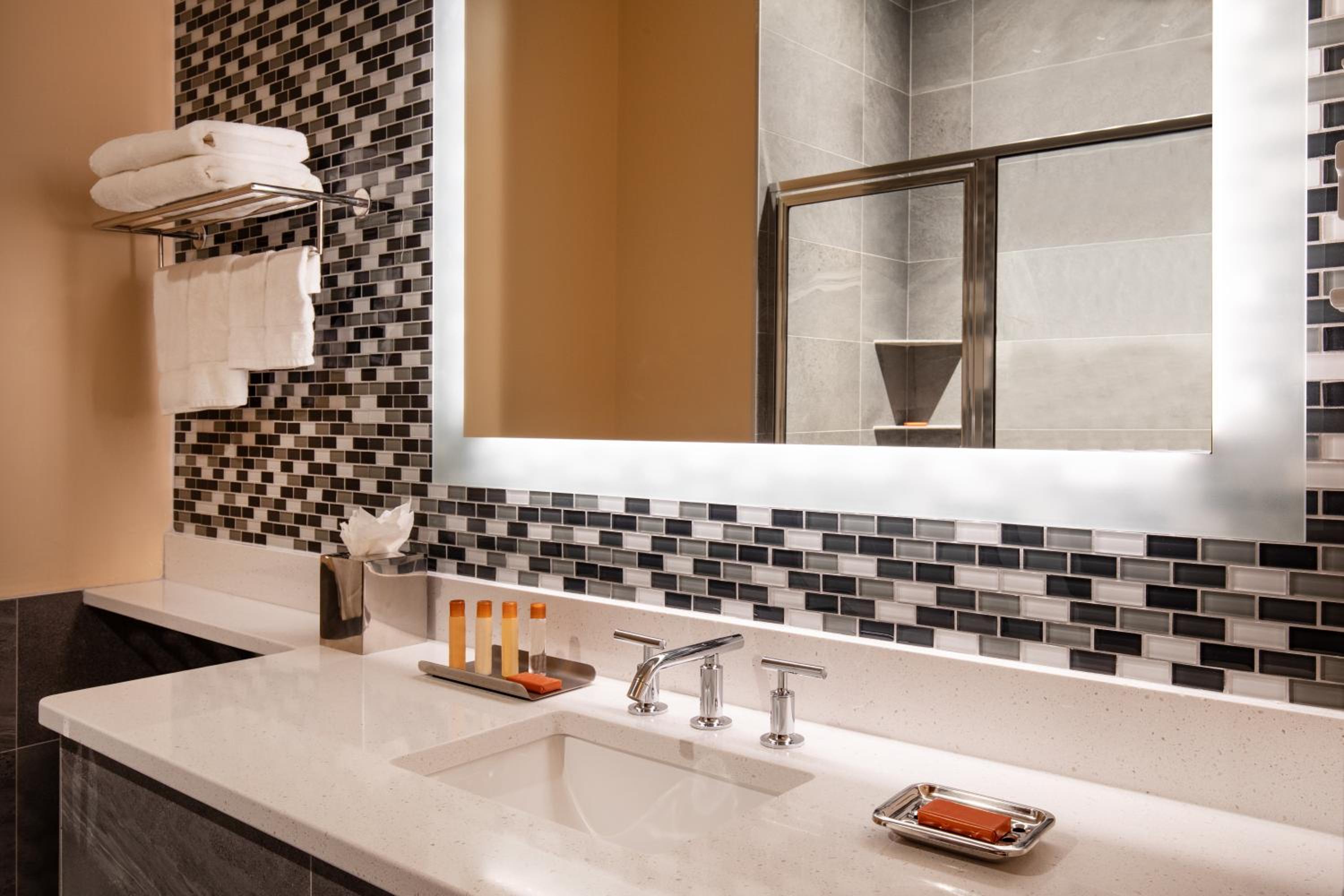 Double Queen Cabin - No Window