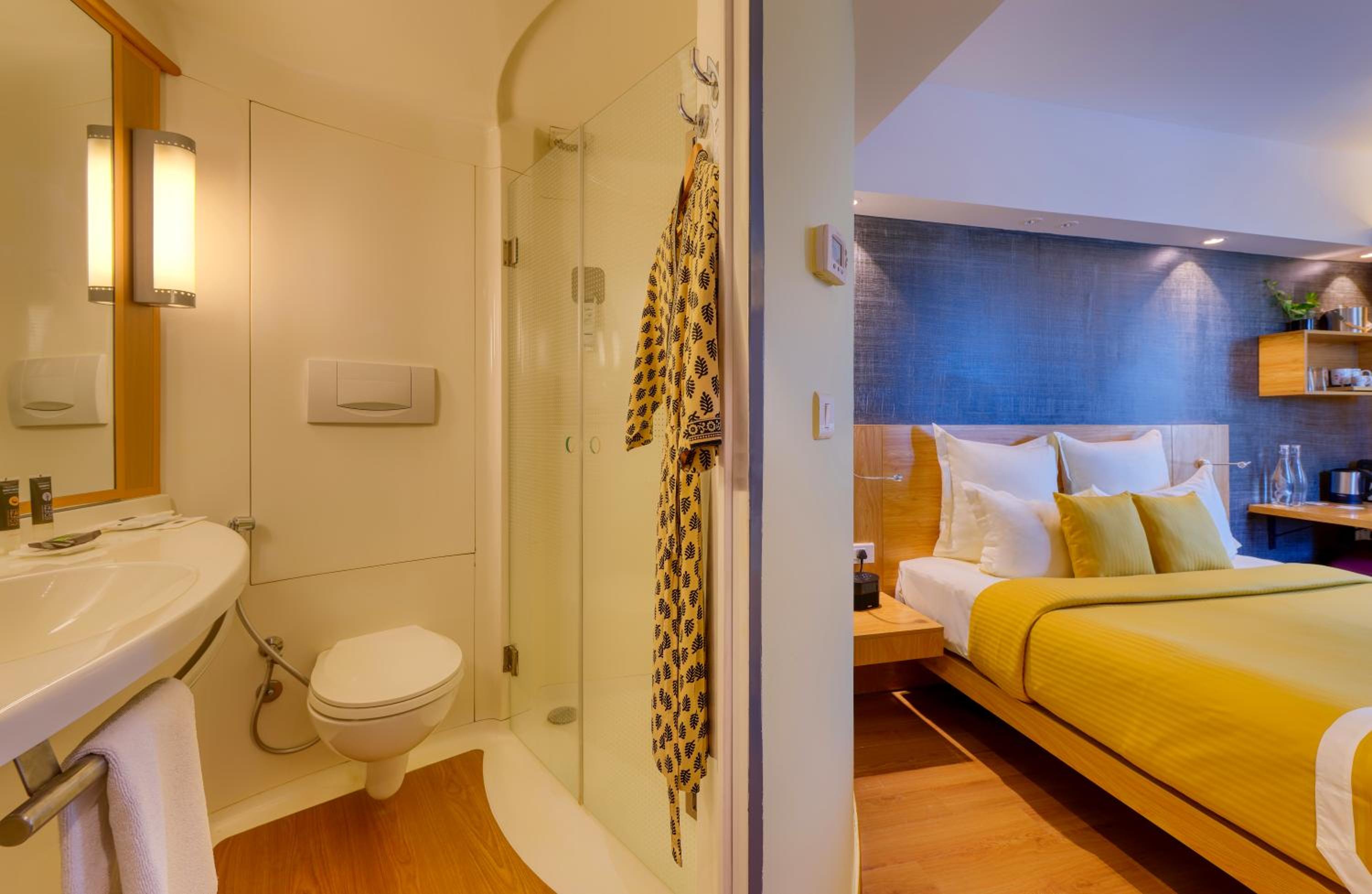 Premier Queen Room with Extra Benefits