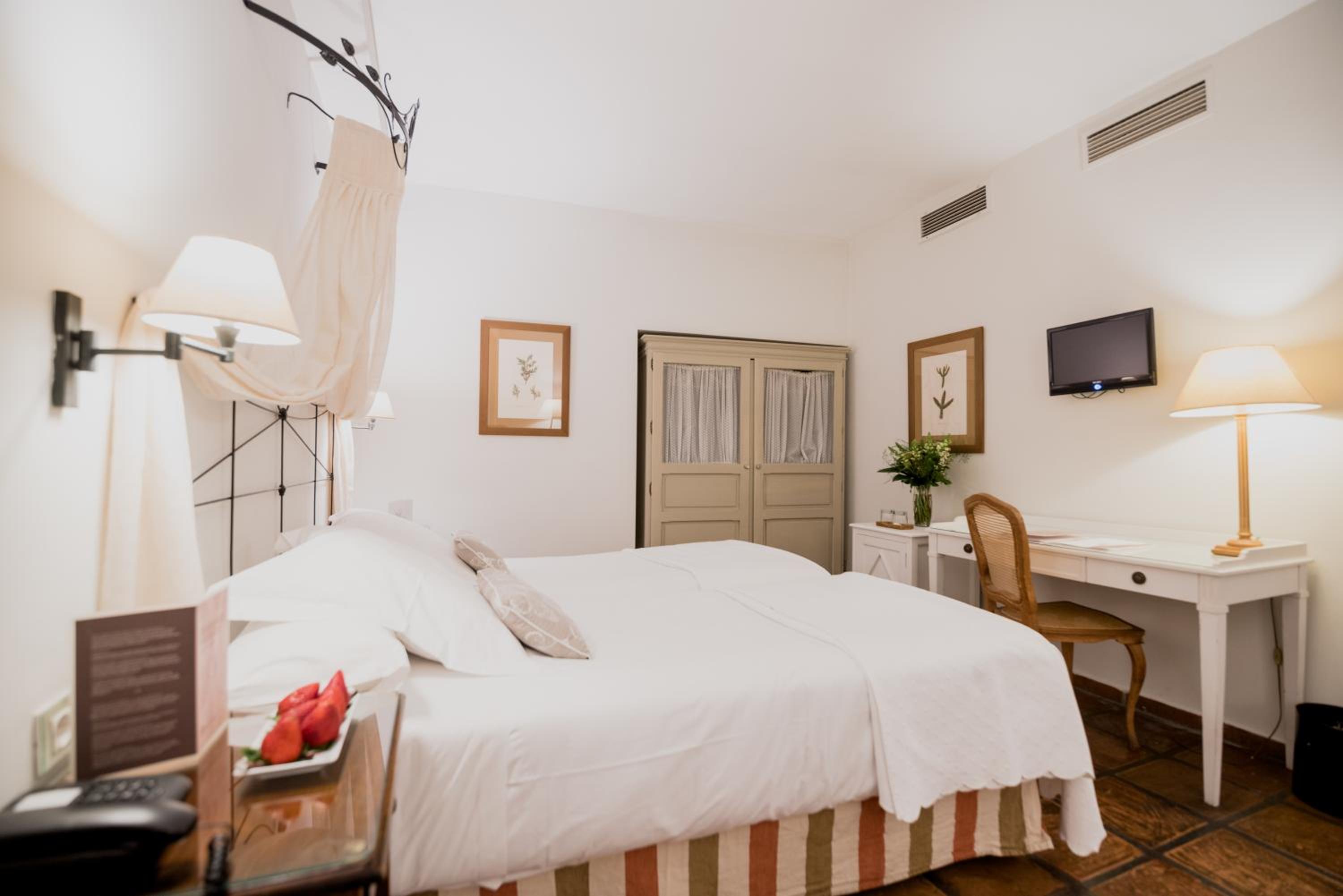 Double or Twin Room with Extra Bed