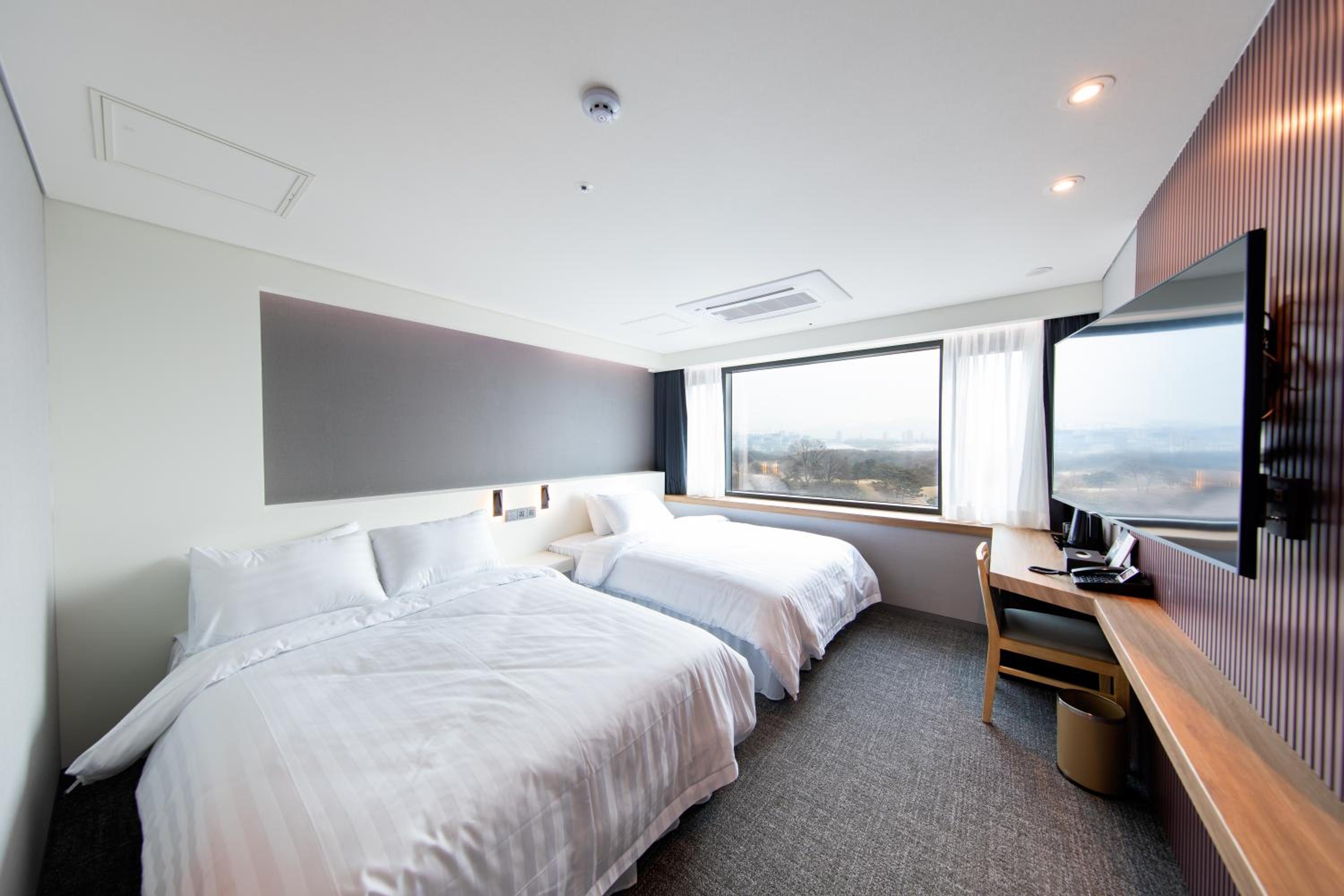 Deluxe Double Room With Two Double Beds