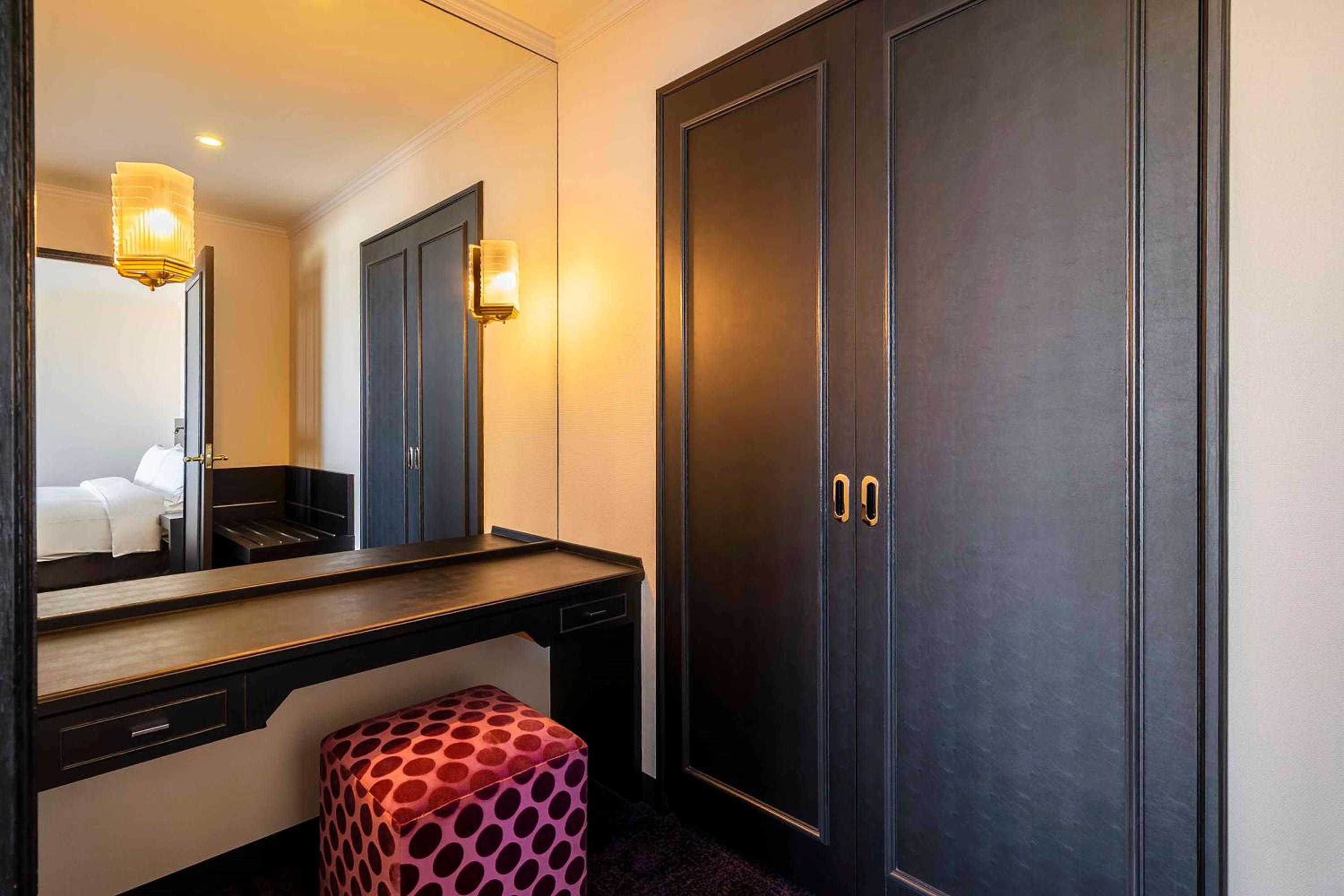 Executive King Suite