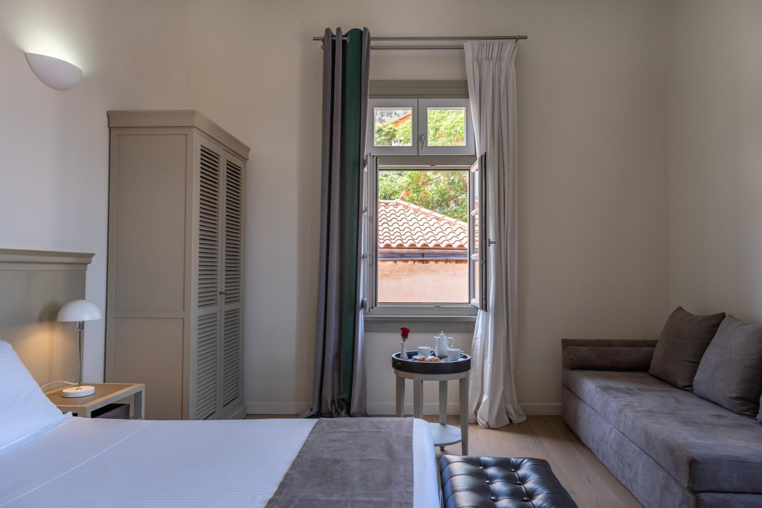 Prestige Triple Room