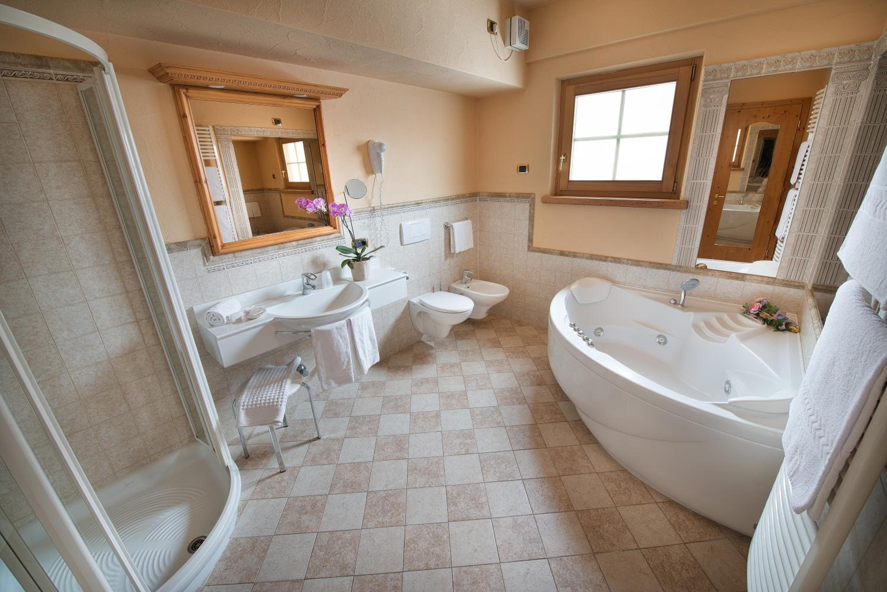 King Suite with Spa Bath