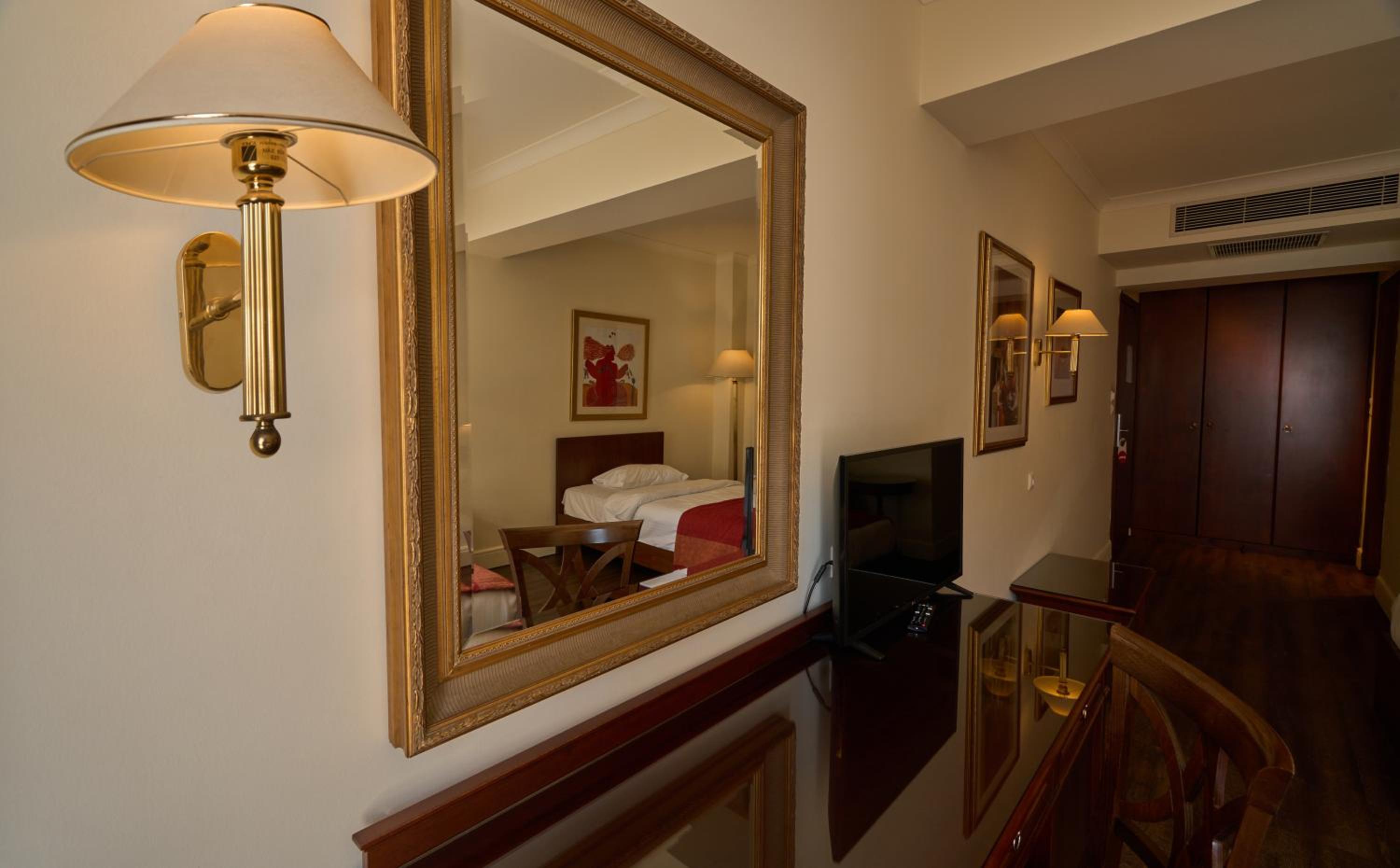 Triple Room with City View