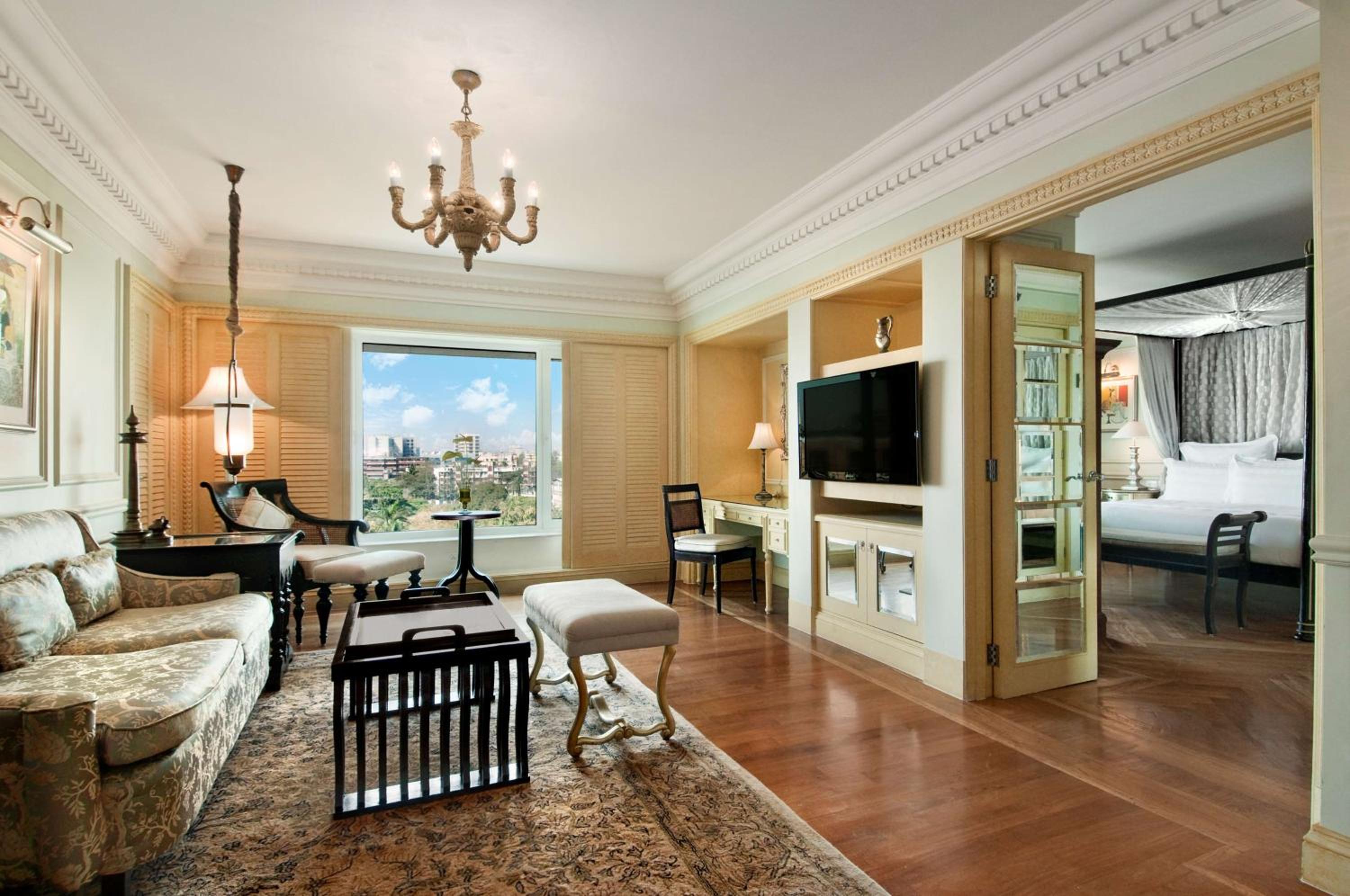 King Majestic Suite with Access to Executive Lounge