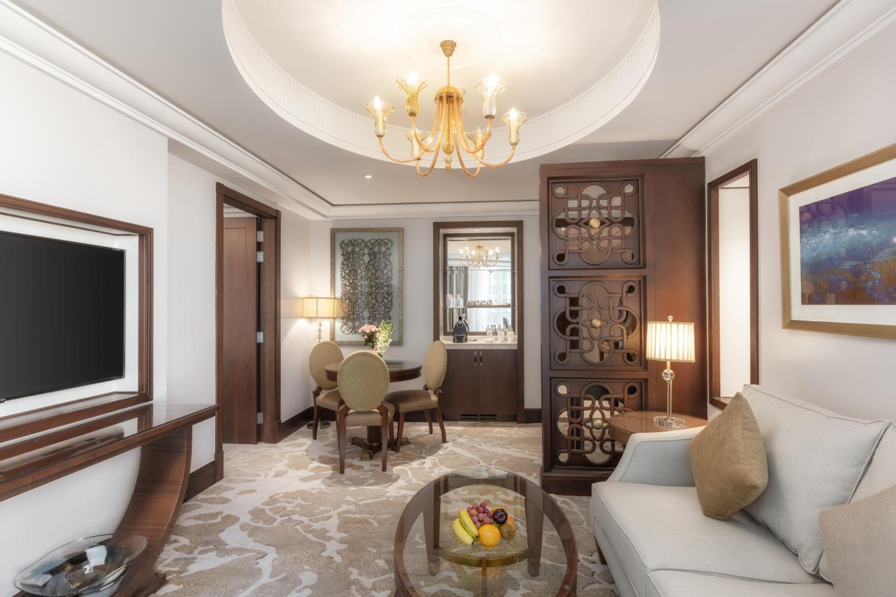  Presidential Two Bedrooms Suite City View