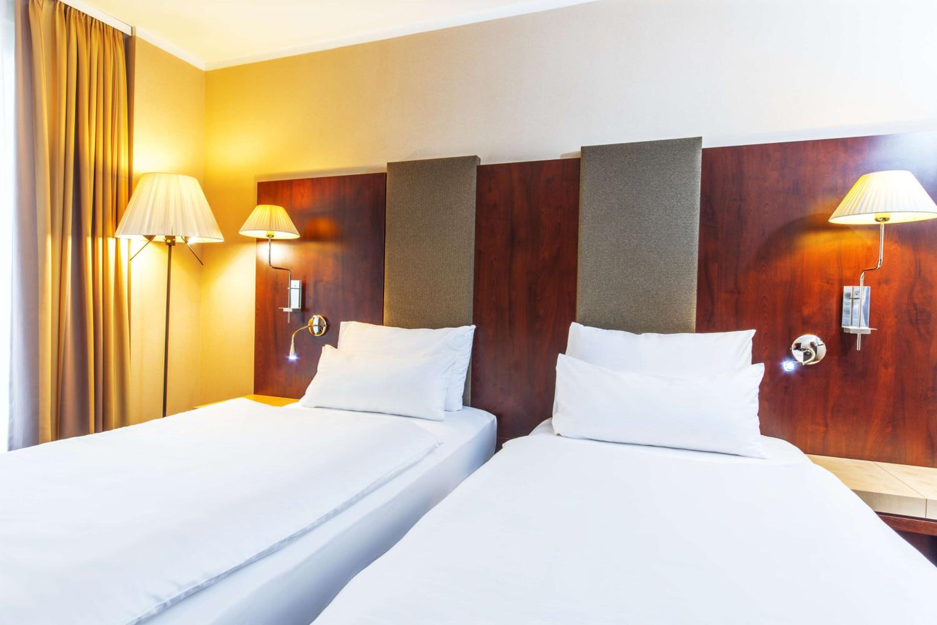 Standard Twin Room with extra bed (2 adults + 1 child)