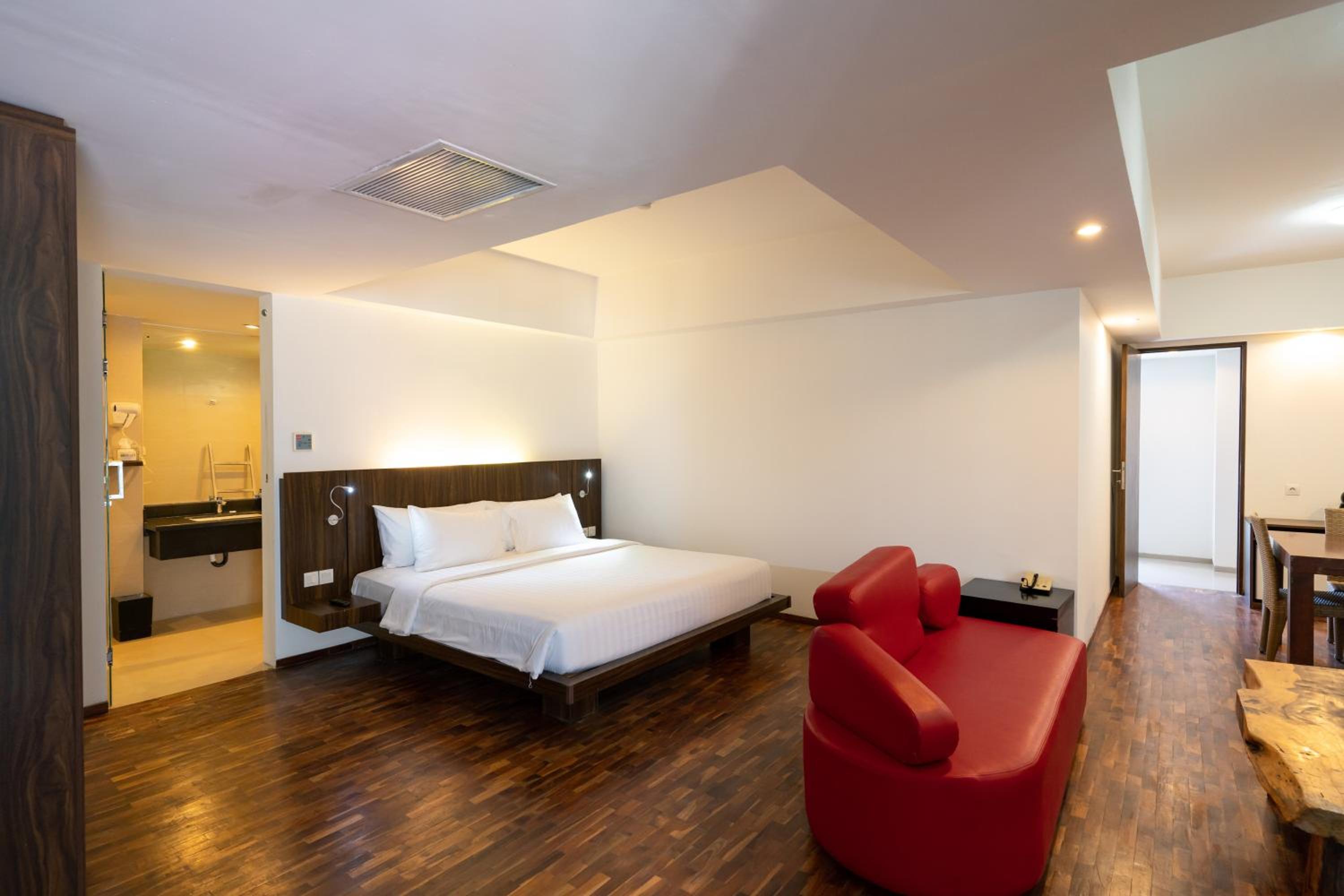 Royal Two-Bedroom Suite