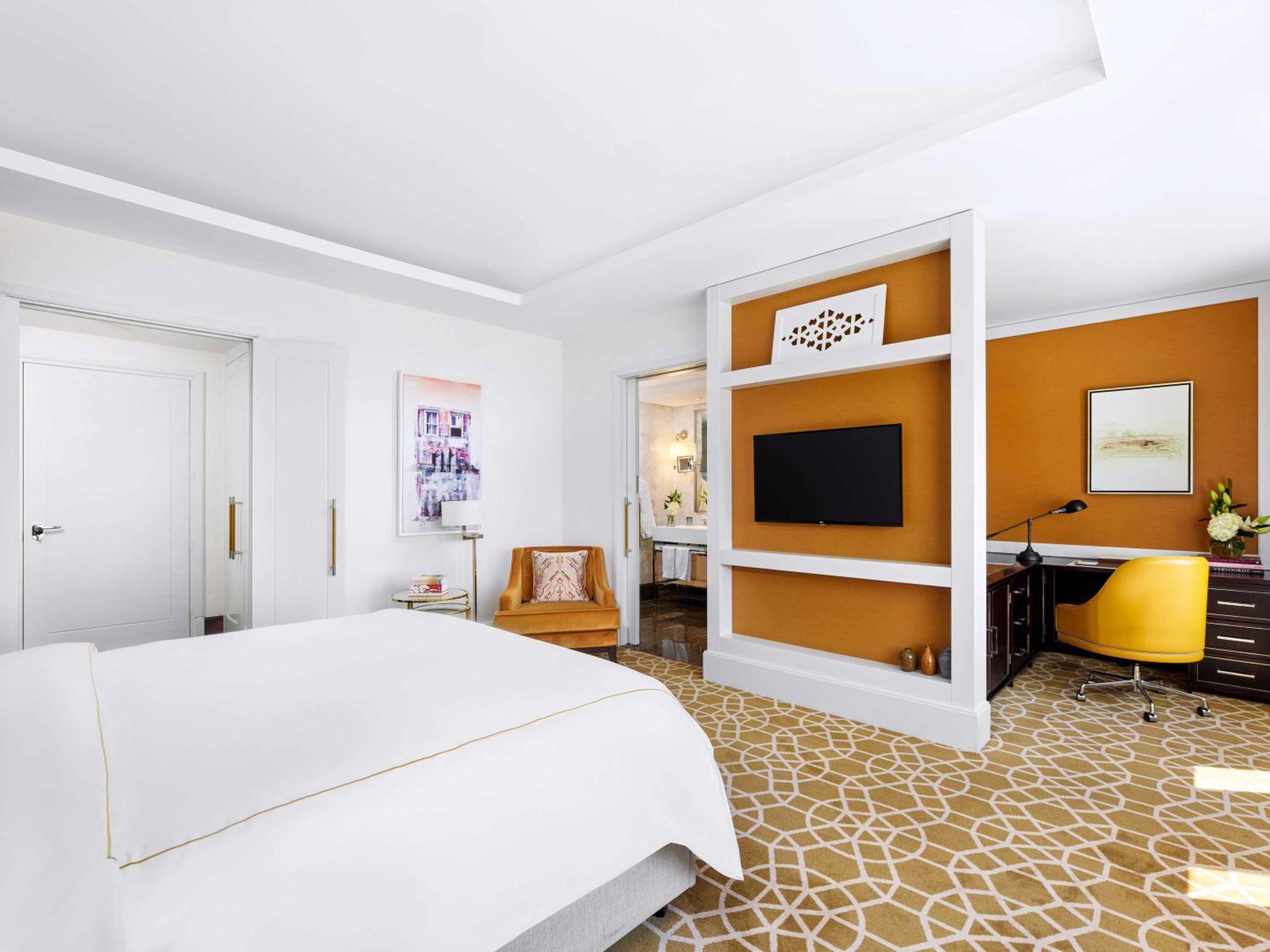 Deluxe King Room - Non-Smoking