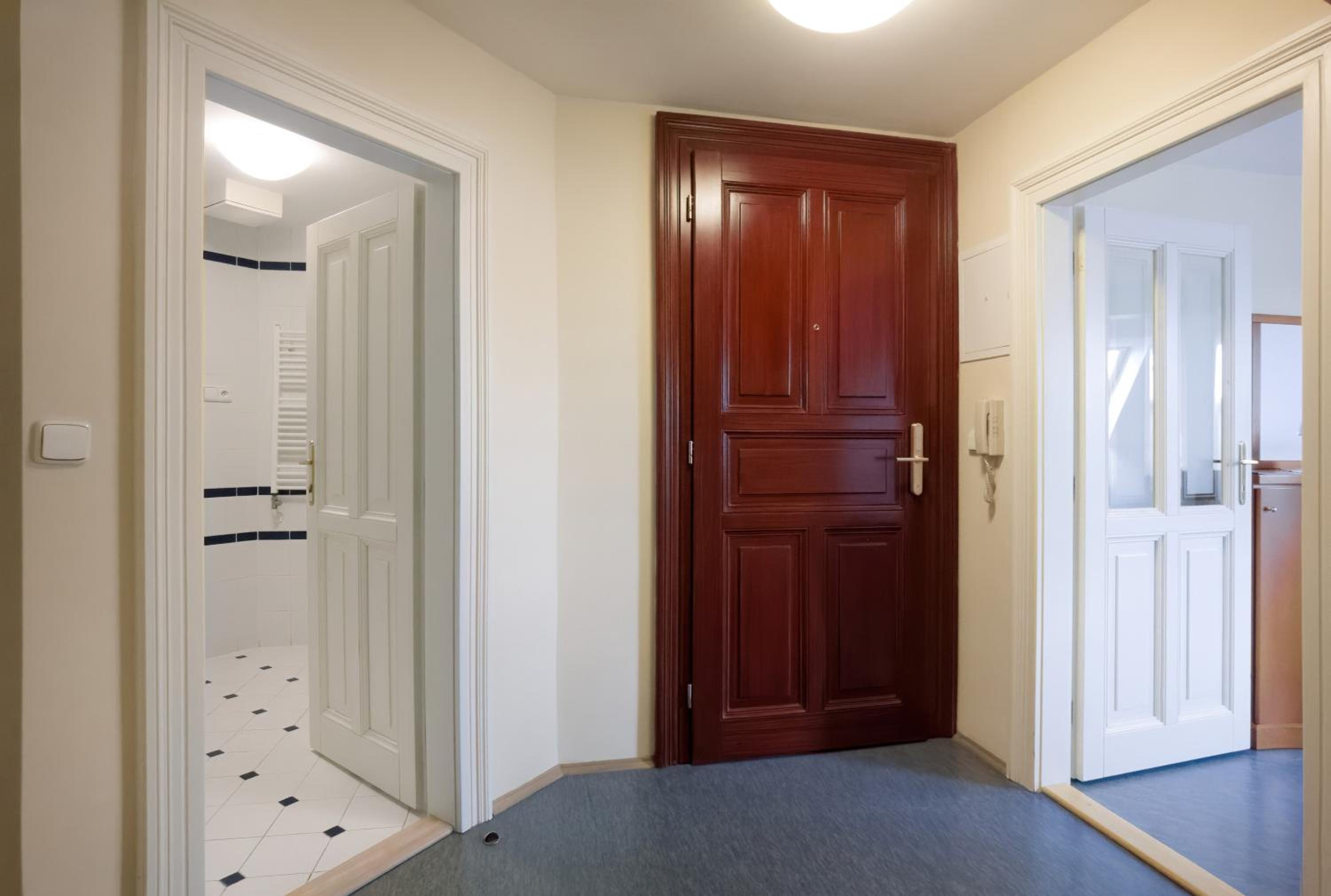 Studio Apartment - Attic