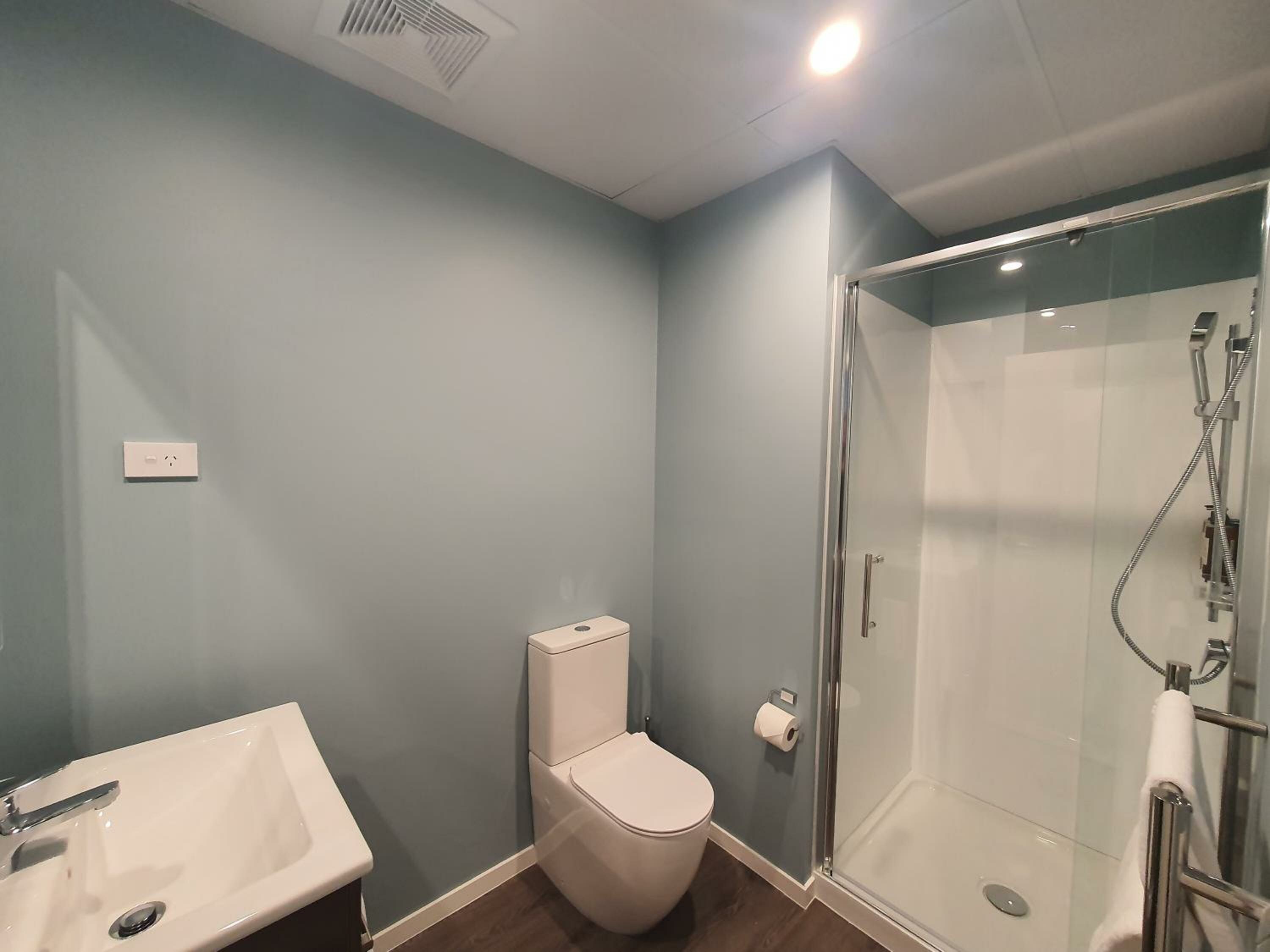 Studio Apartment with King Bed