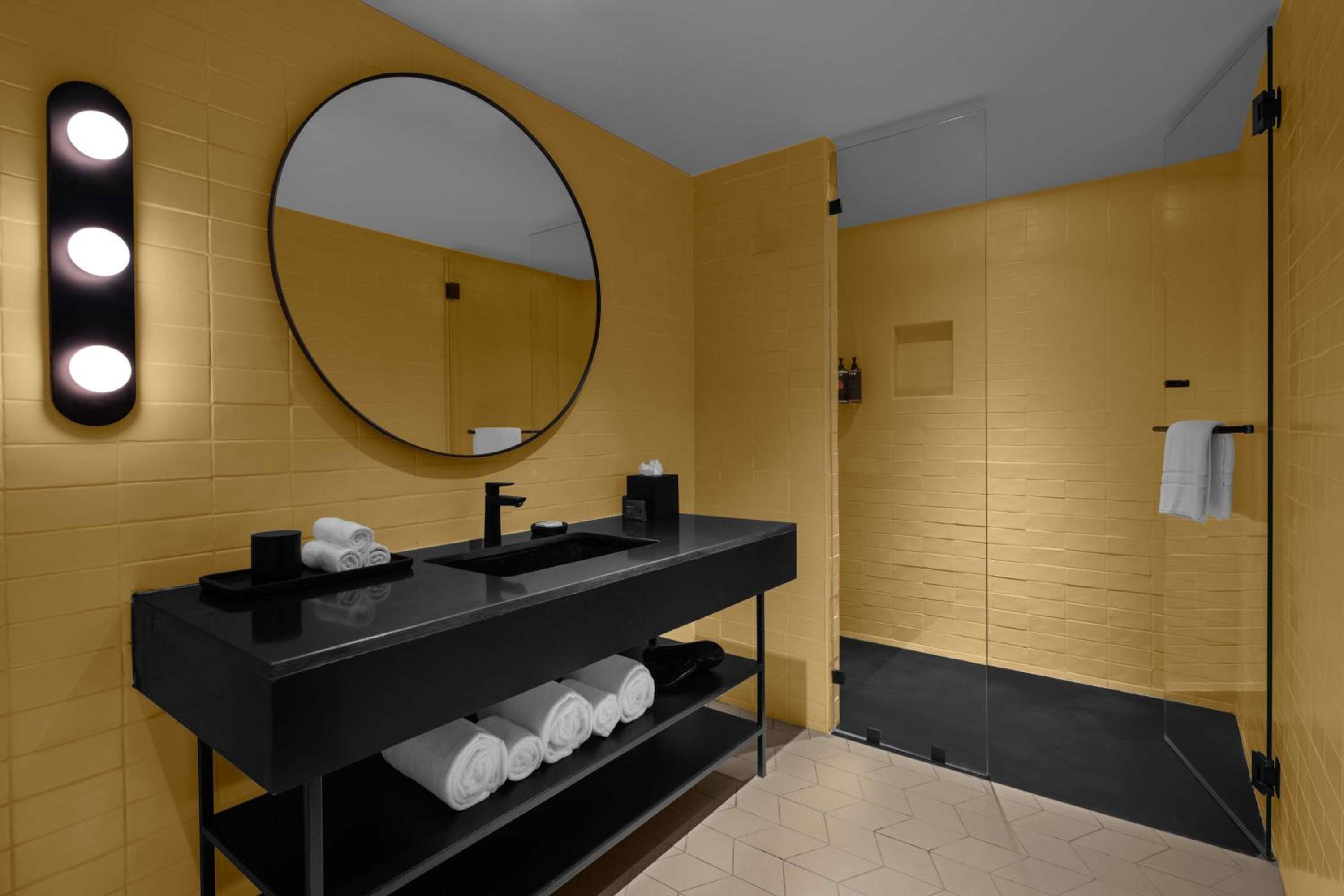 One-Bedroom King Suite