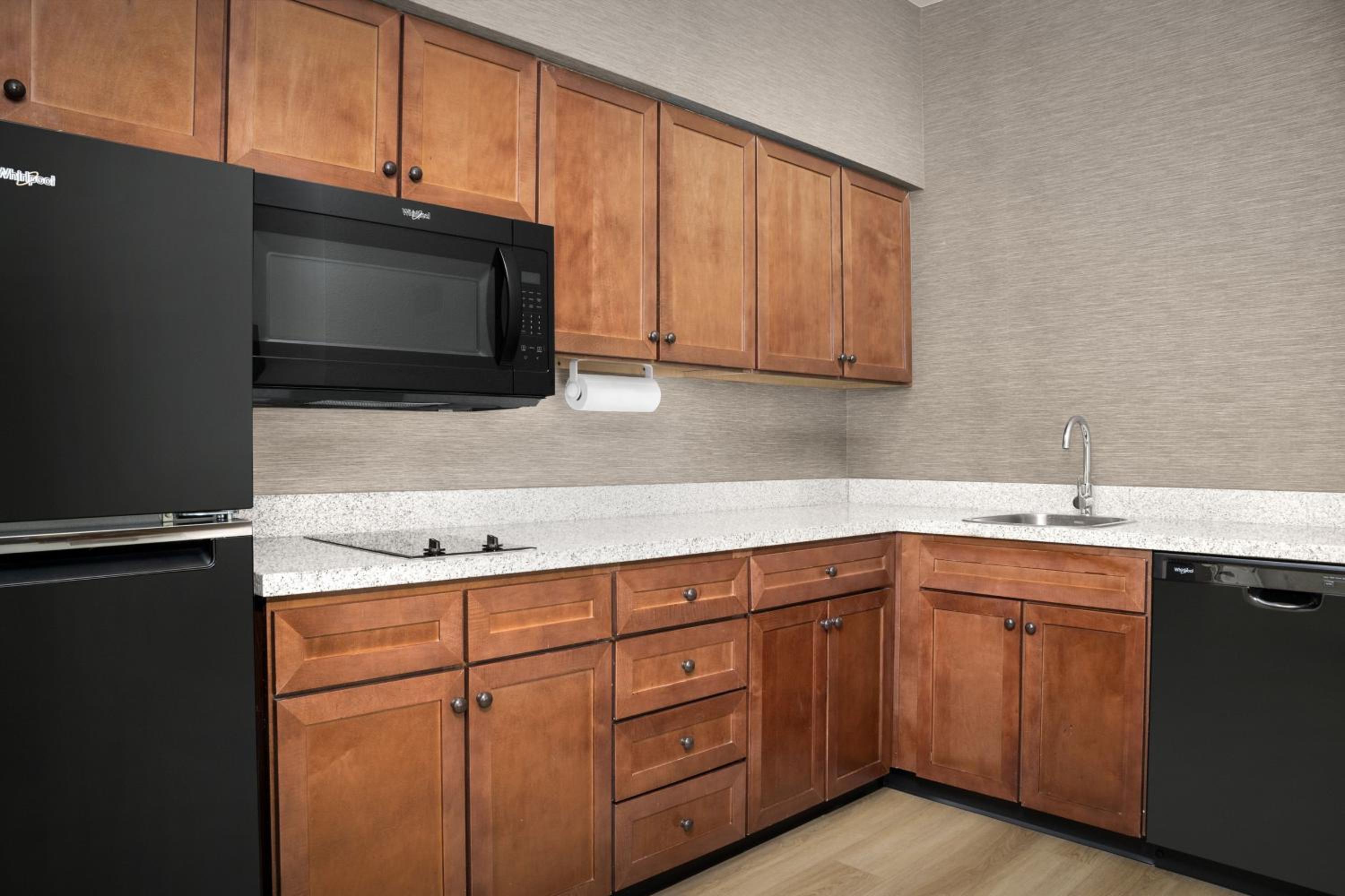 One-Bedroom Queen Suite