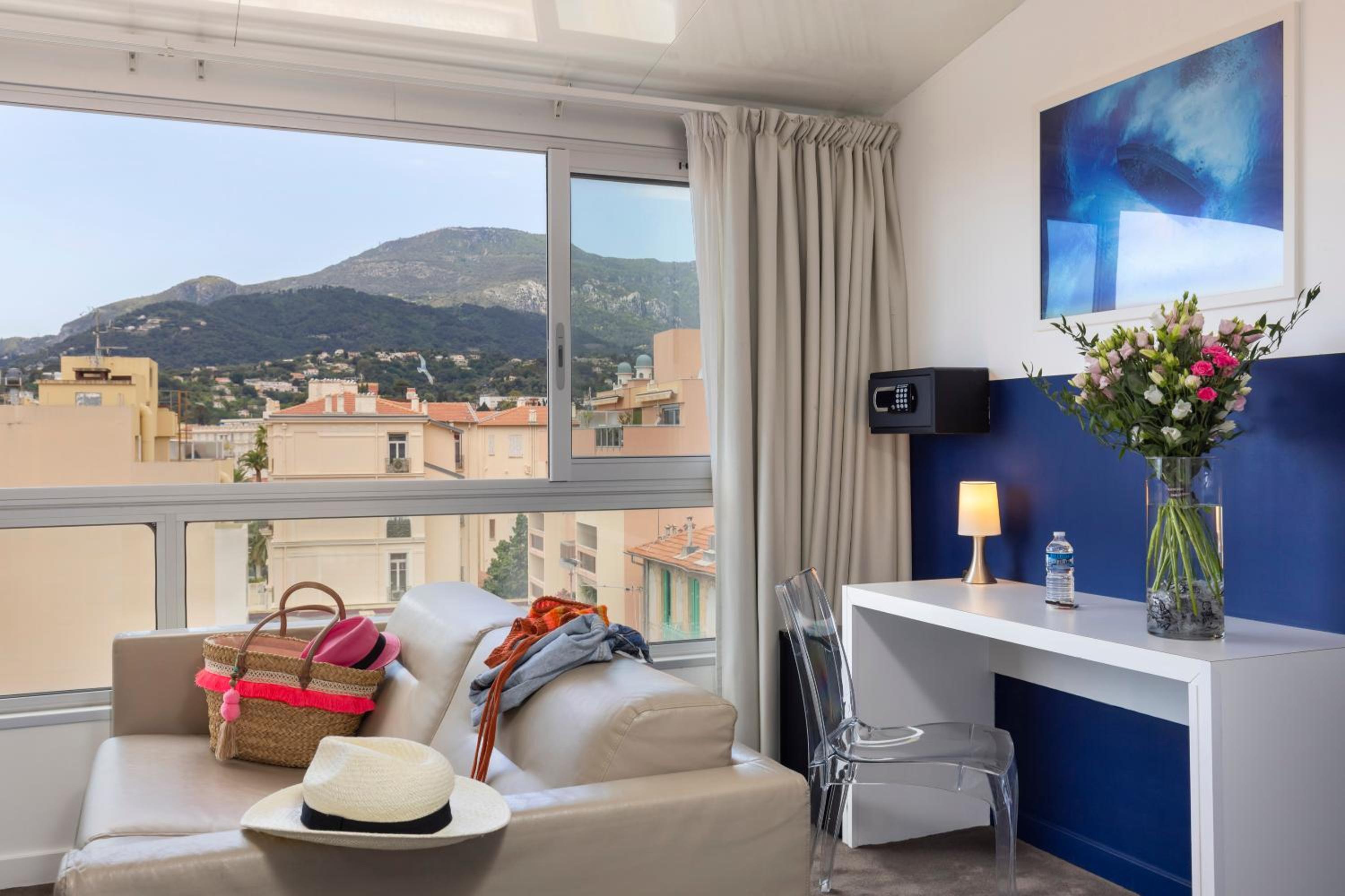 Standard Family Suite