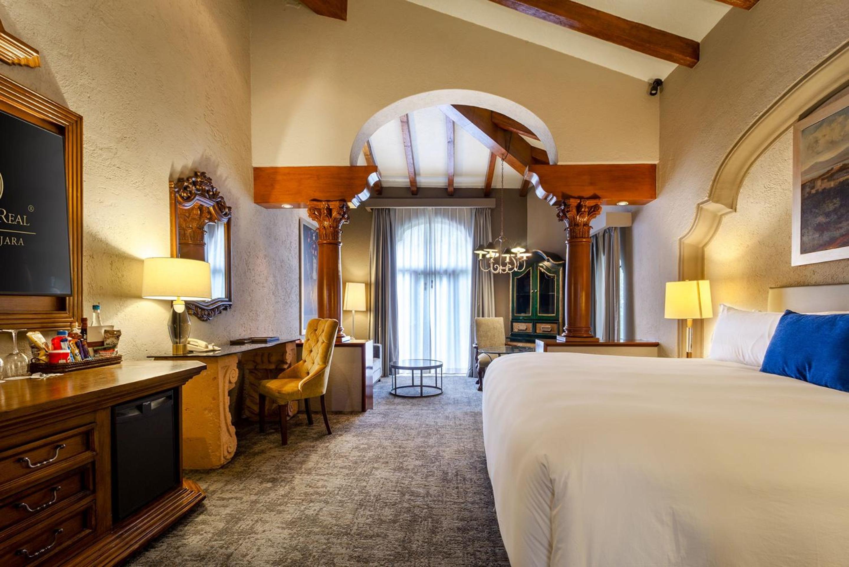 Grand Class King Suite