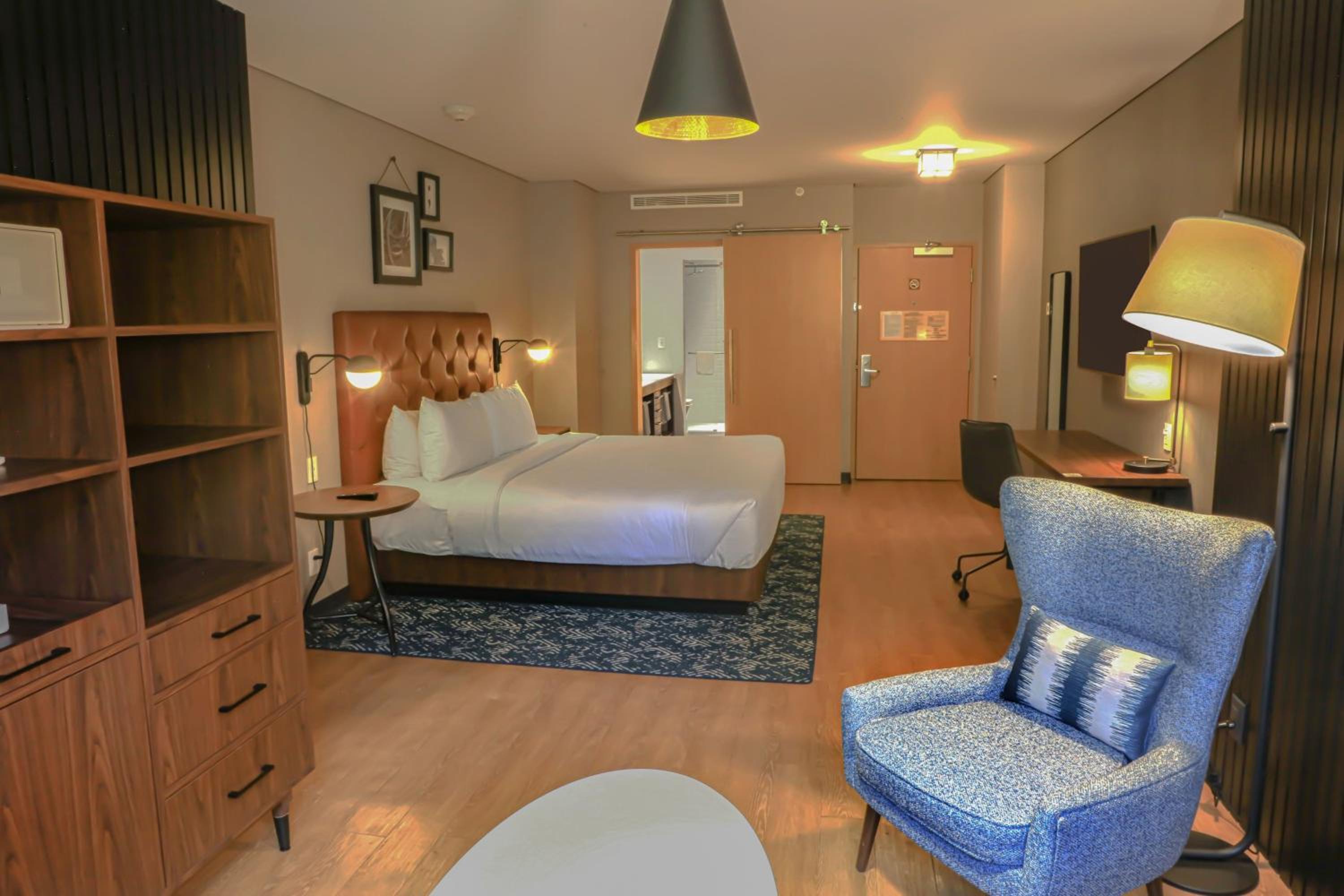 Junior King Suite