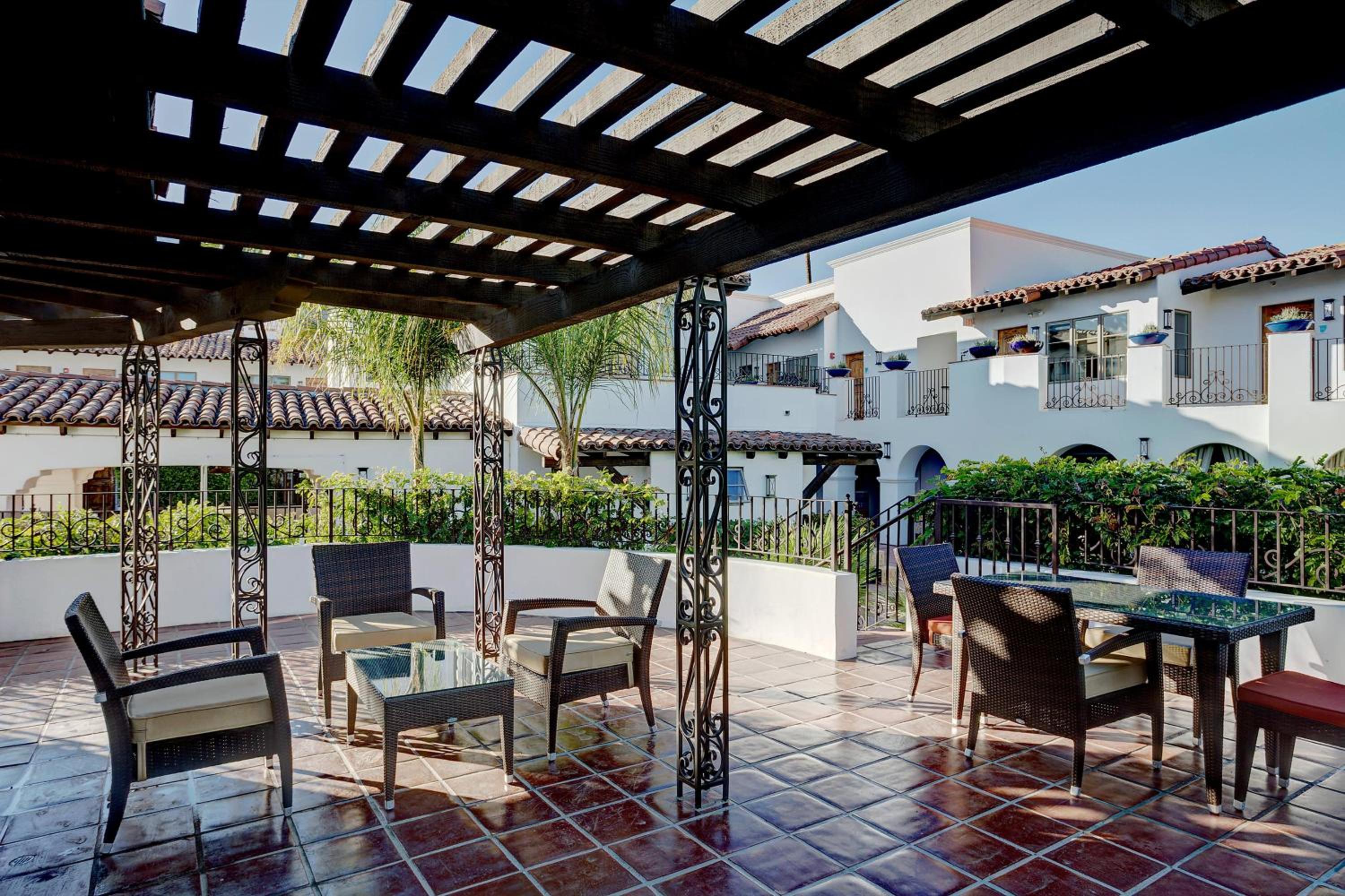 Queen Suite with Two Queen Beds