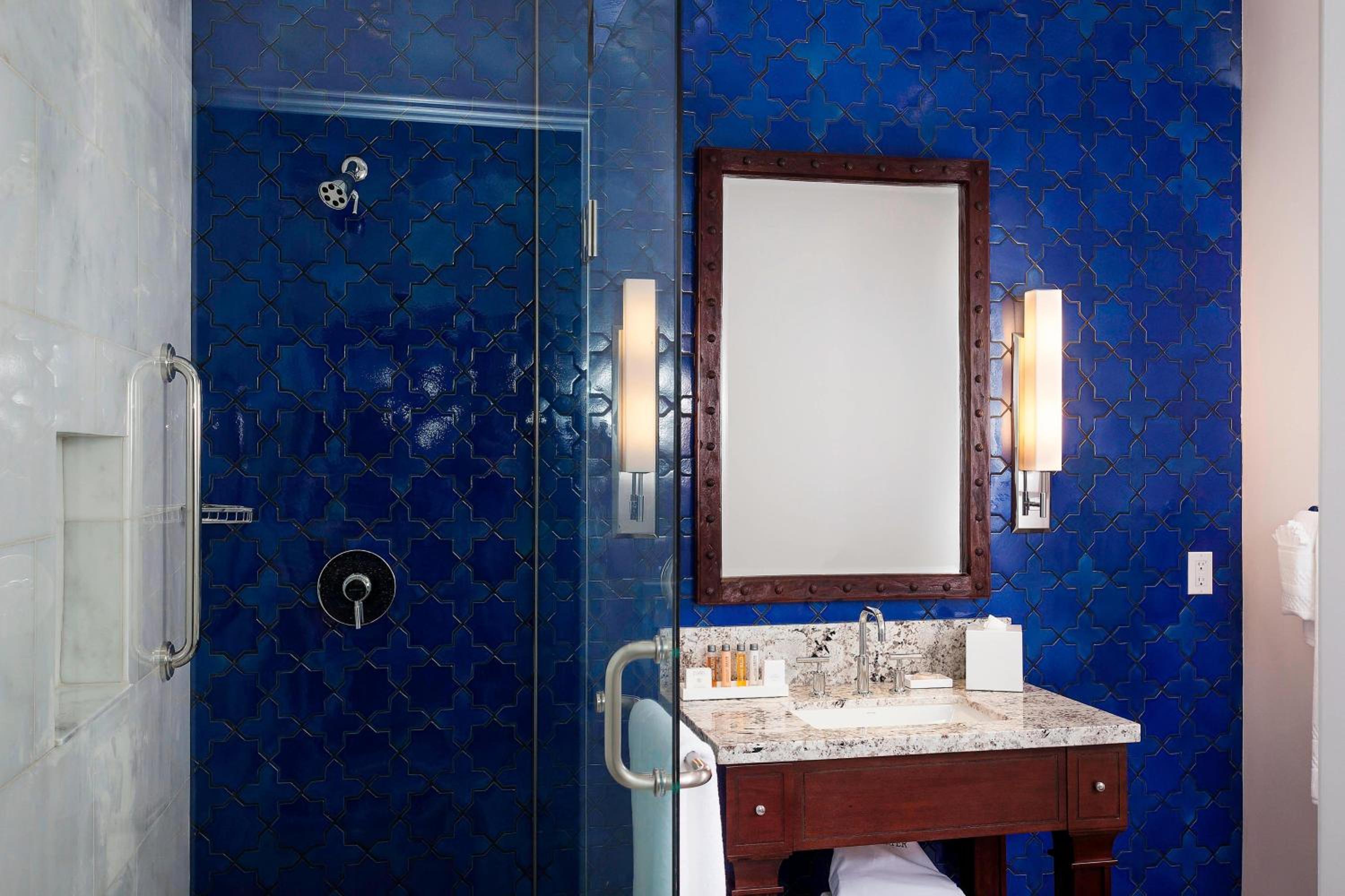 King Suite (No Resort Fees)