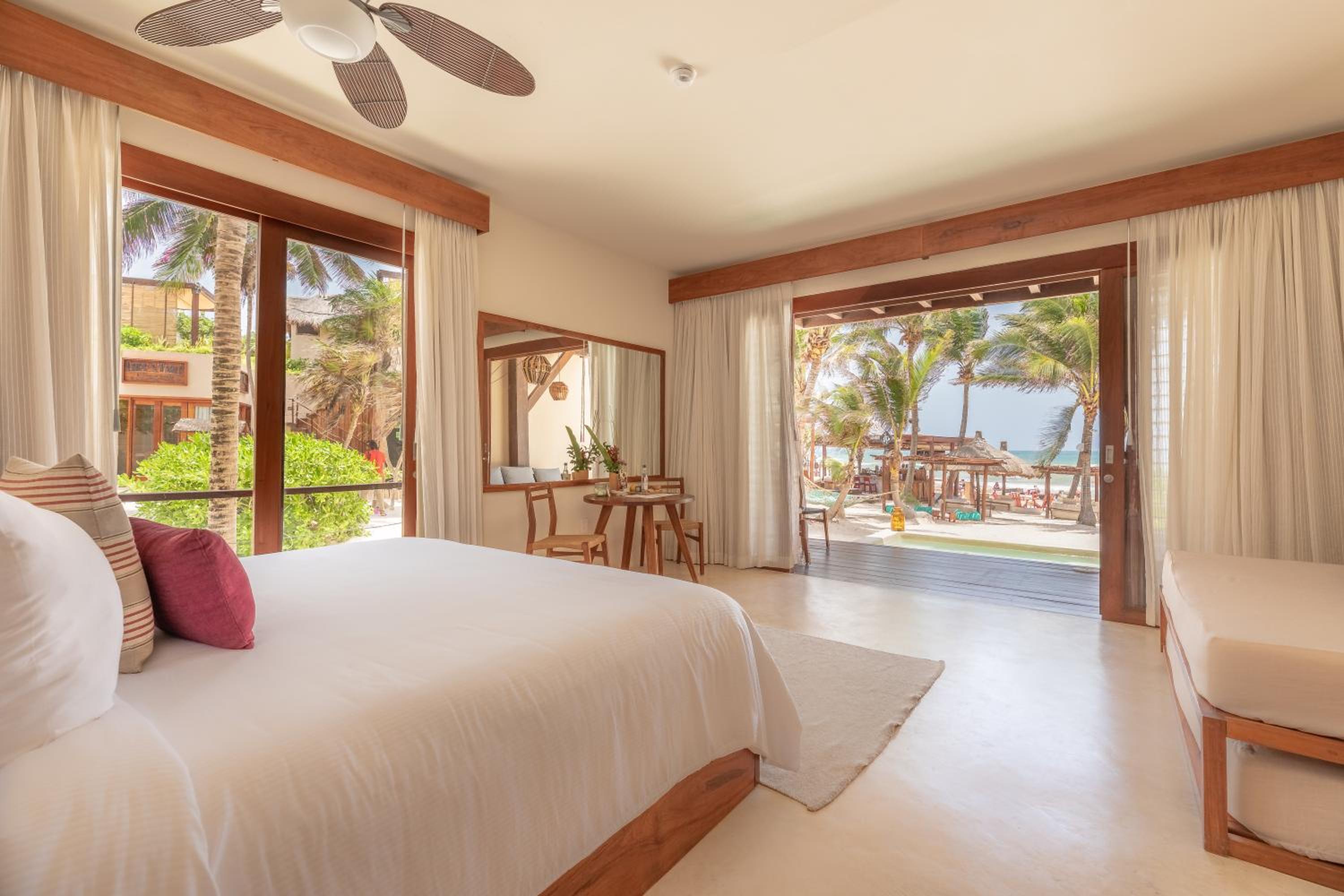 Sea view ground floor Suite with Plunge pool