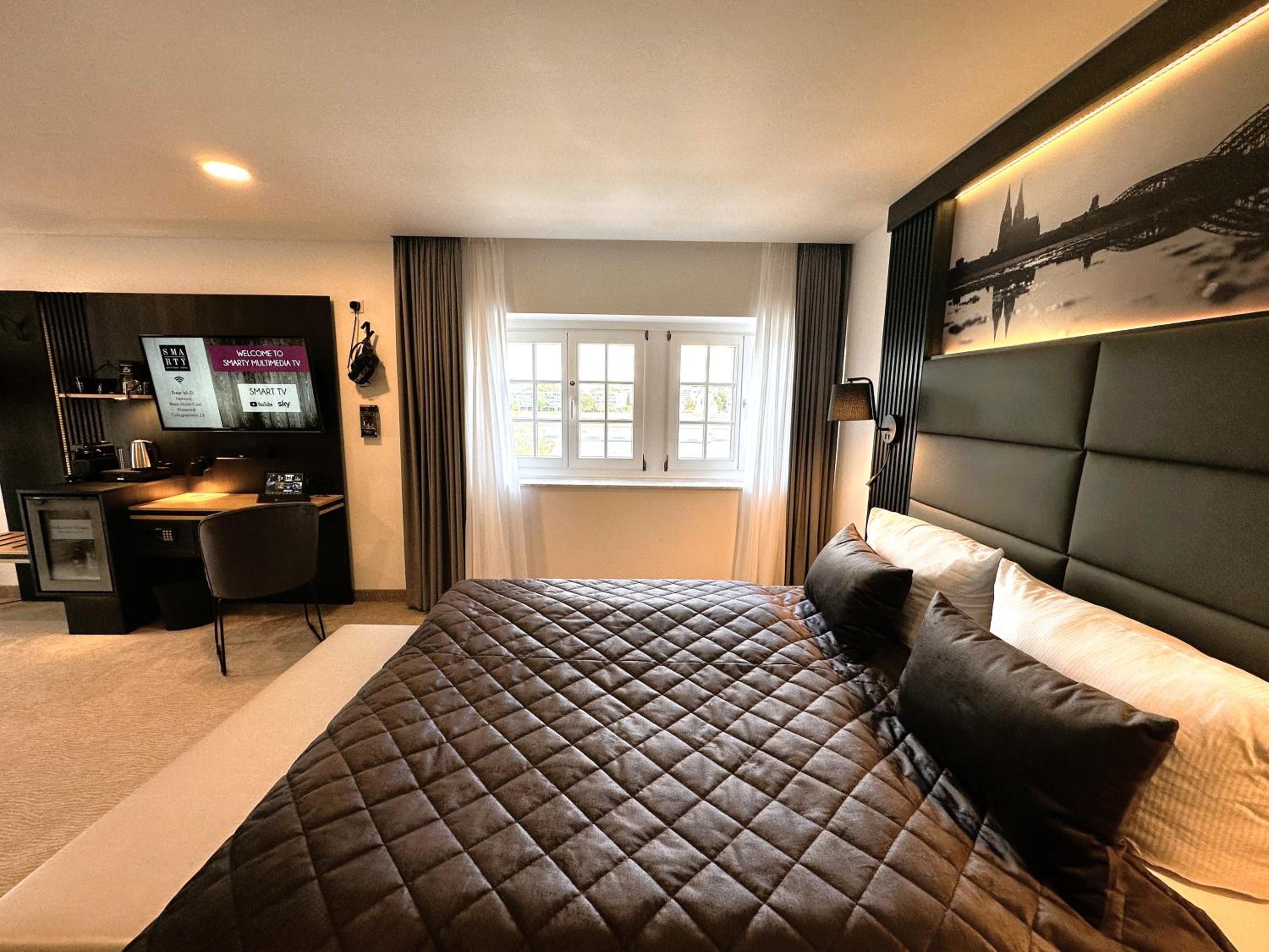 Panorama Suite mit Rheinblick