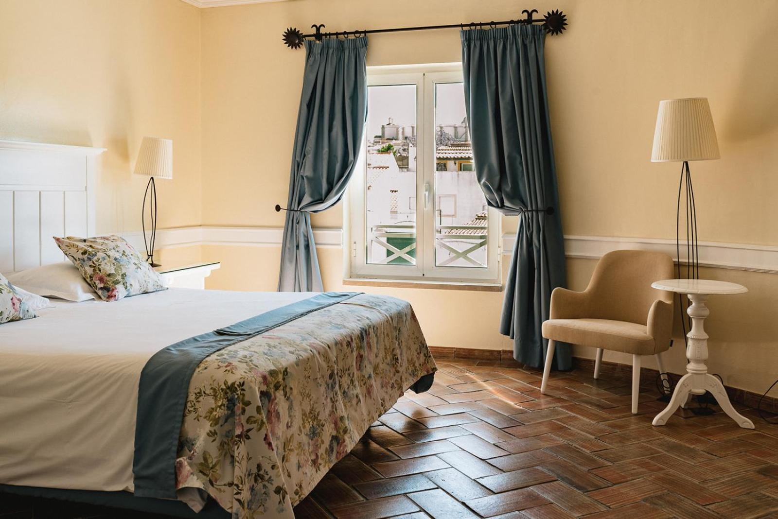 Classic Room with City View