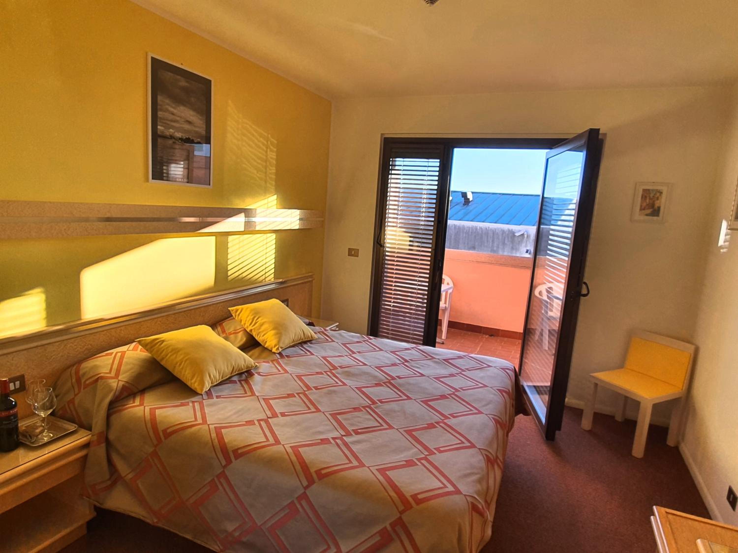Double Room with Balcony and Sea View