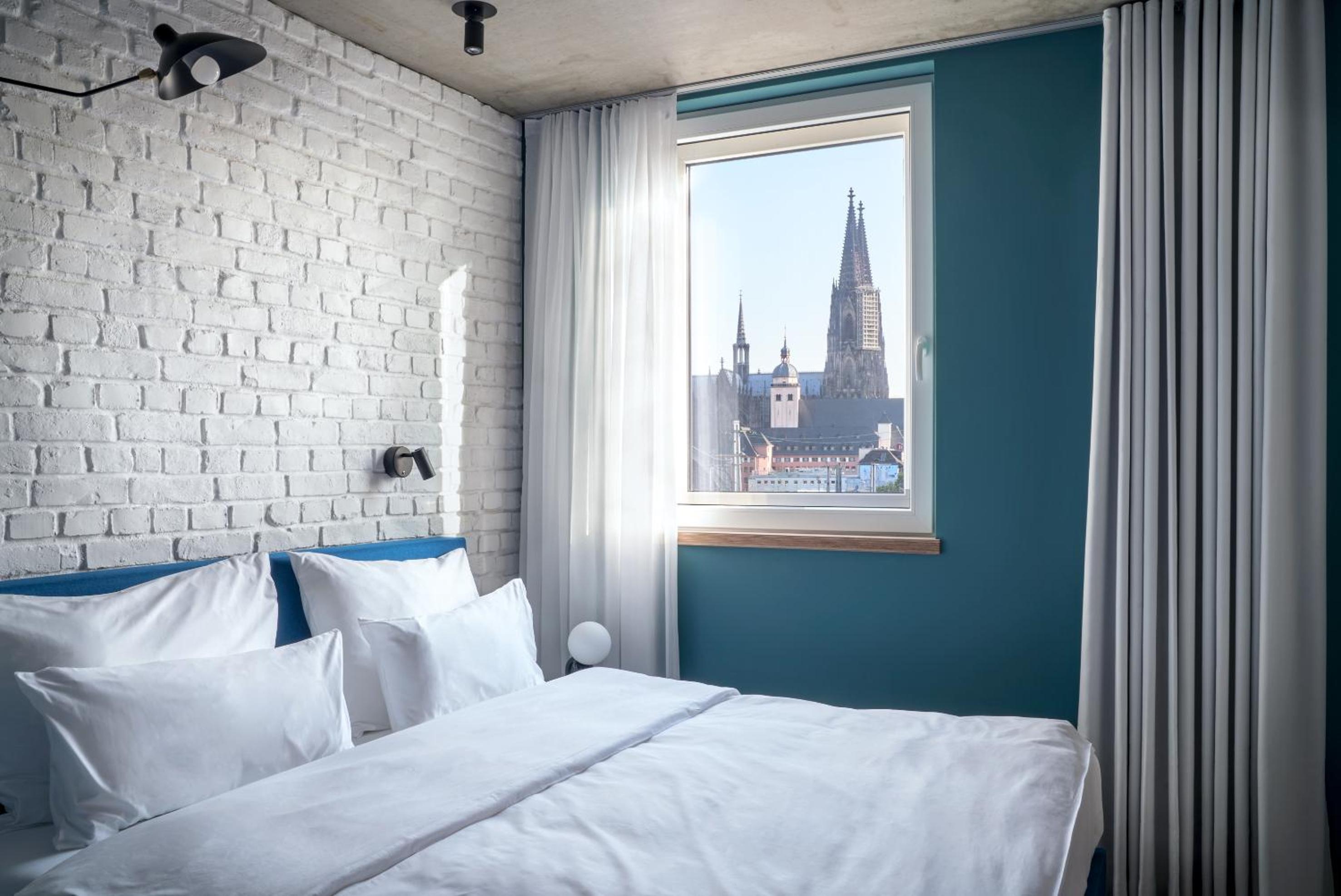 Double Room with Cologne Cathedral View - "Urban View"
