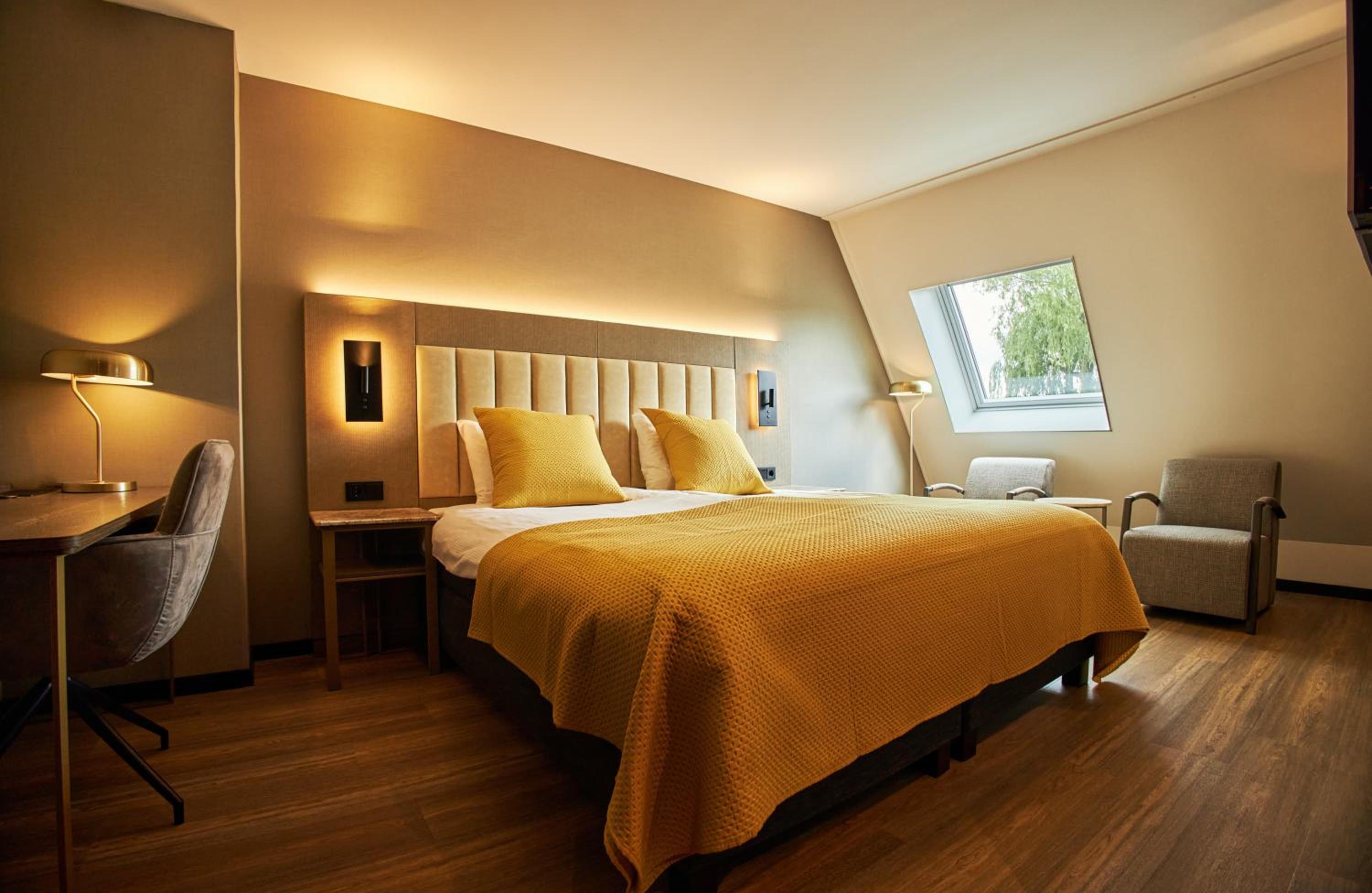 Deluxe Double Room with Shower