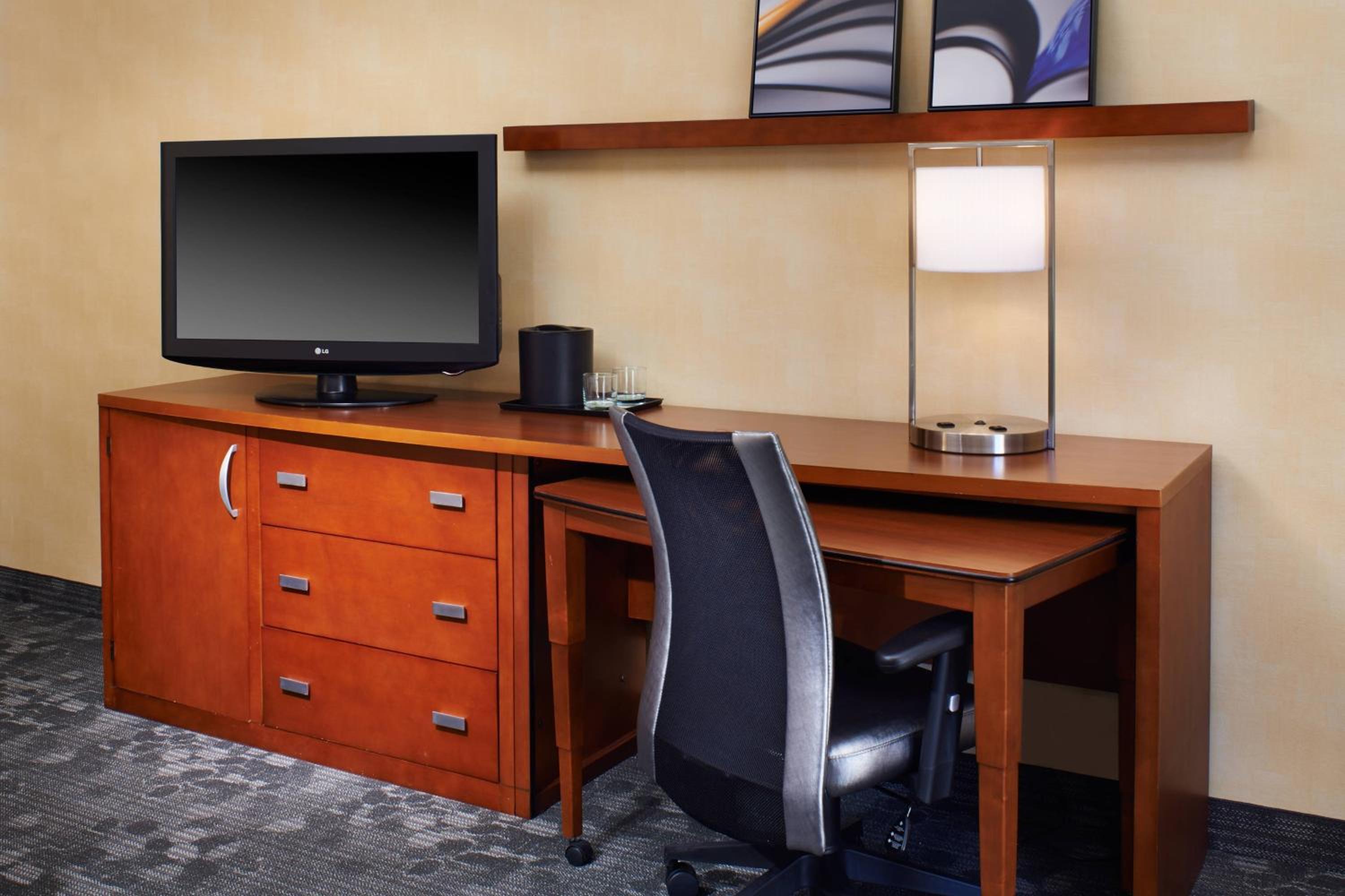 King Room with Sofa Bed - Non-Smoking