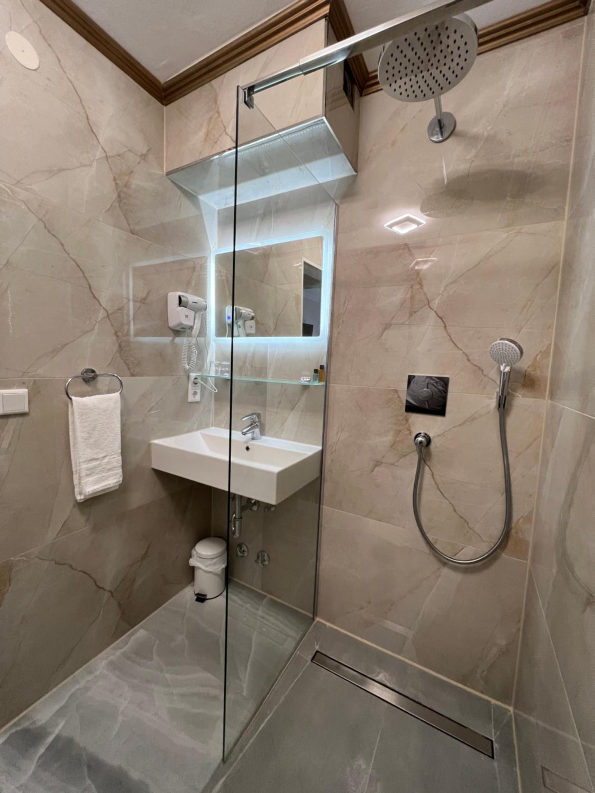 Double Room with Private Bathroom