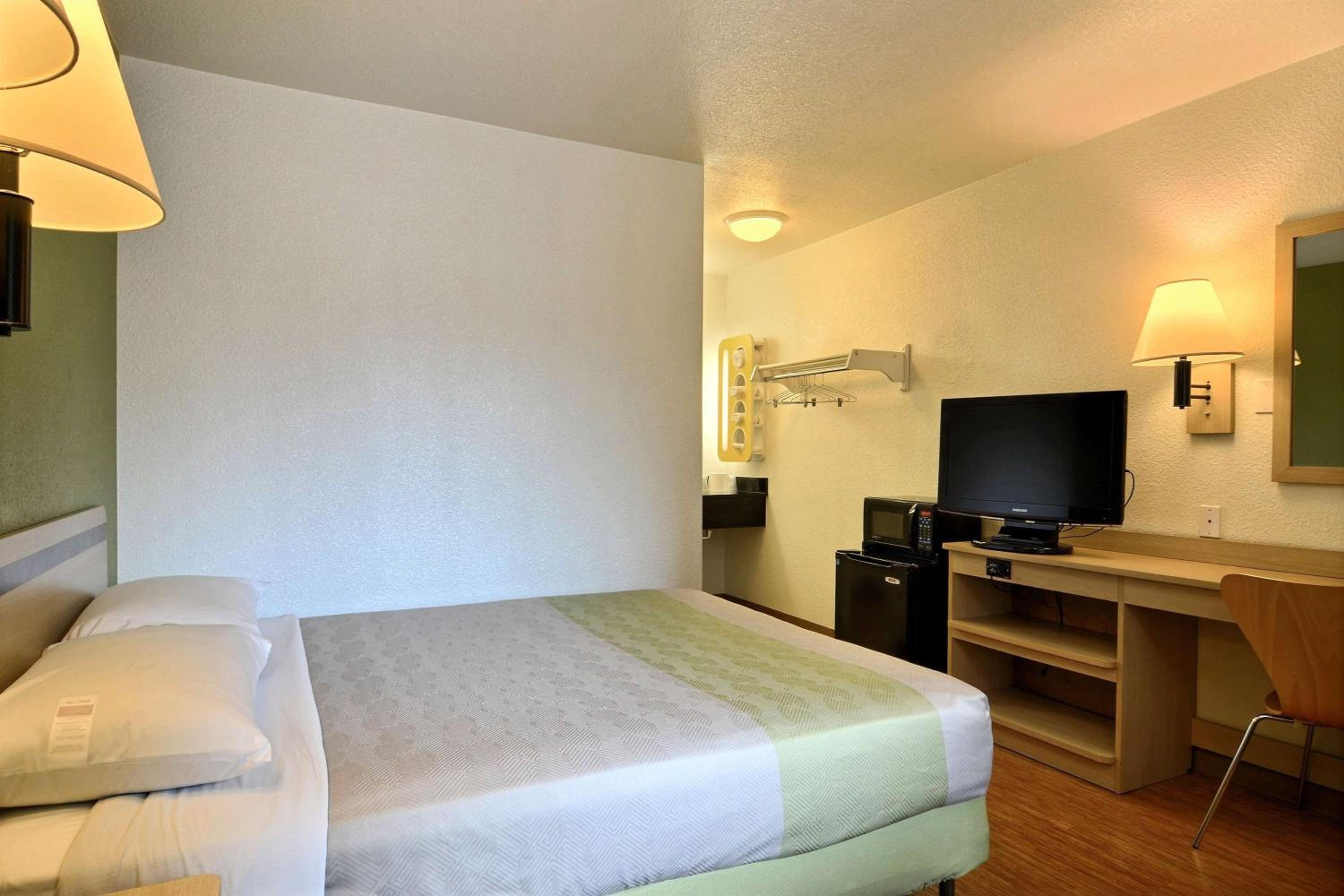 Deluxe Queen Room - Smoking