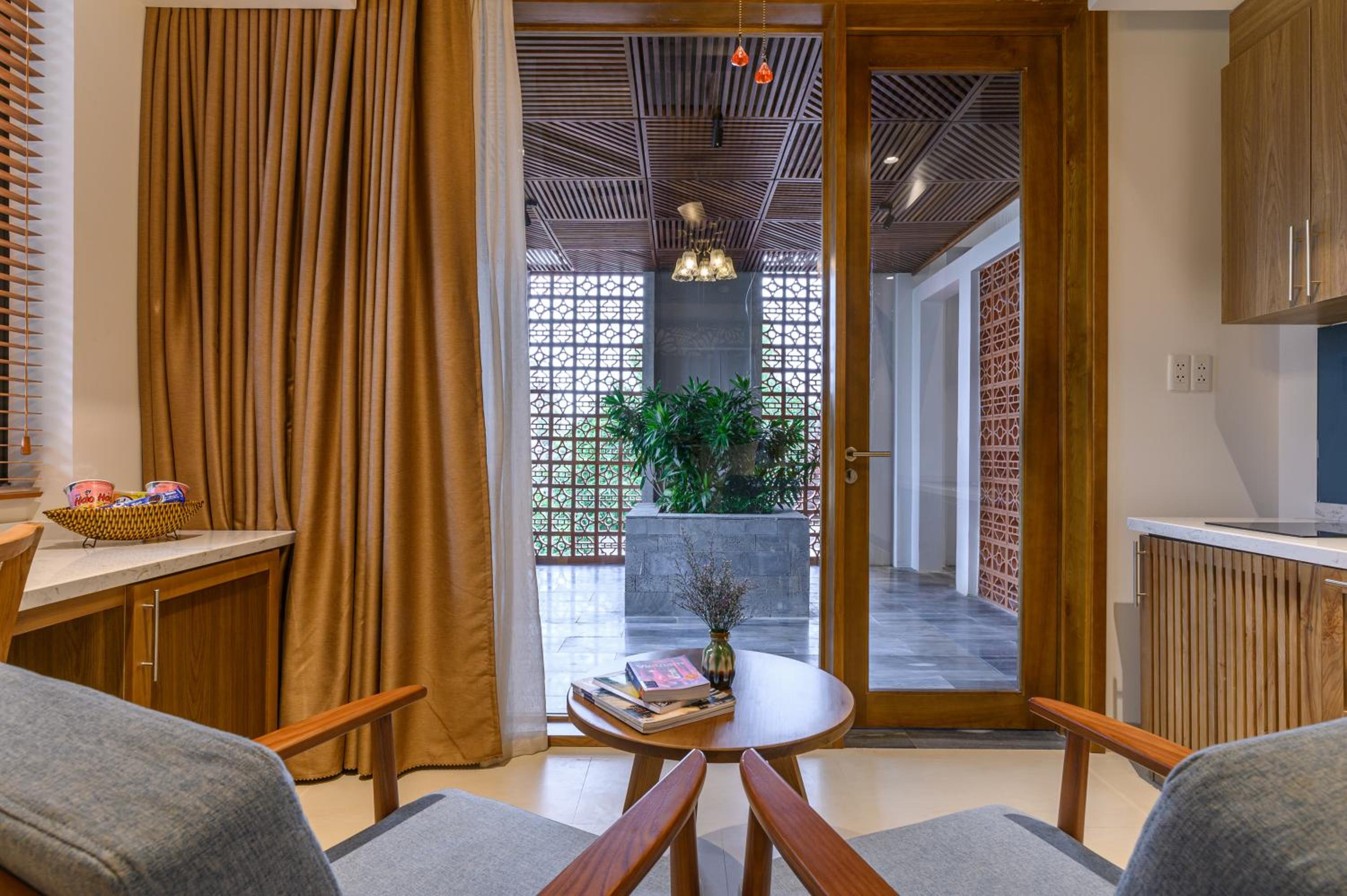 Deluxe Studio with Balcony, Garden View and City View