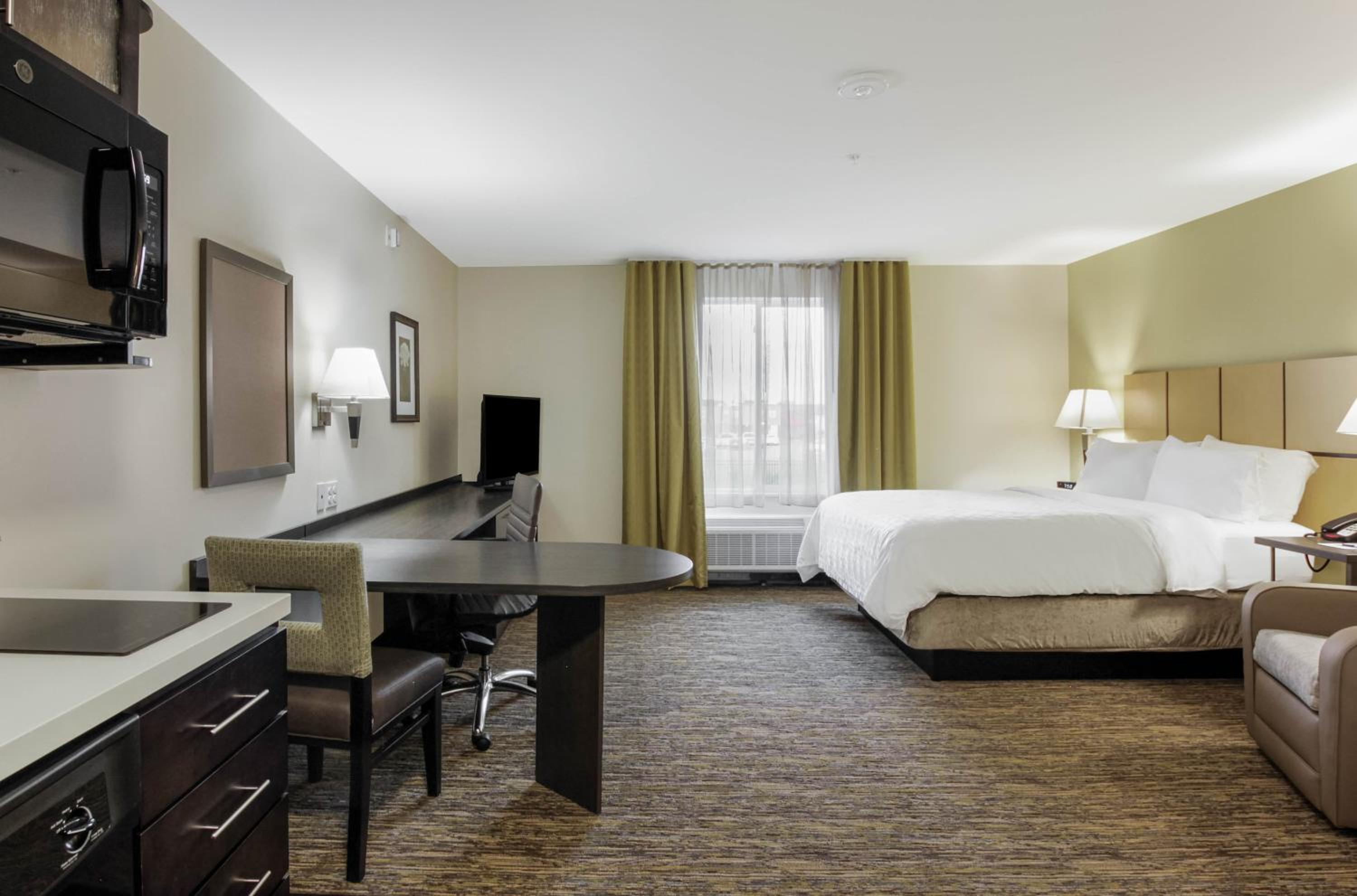 One-Bedroom King Suite with Dining and Sofa - Communications/Mobility Accessible