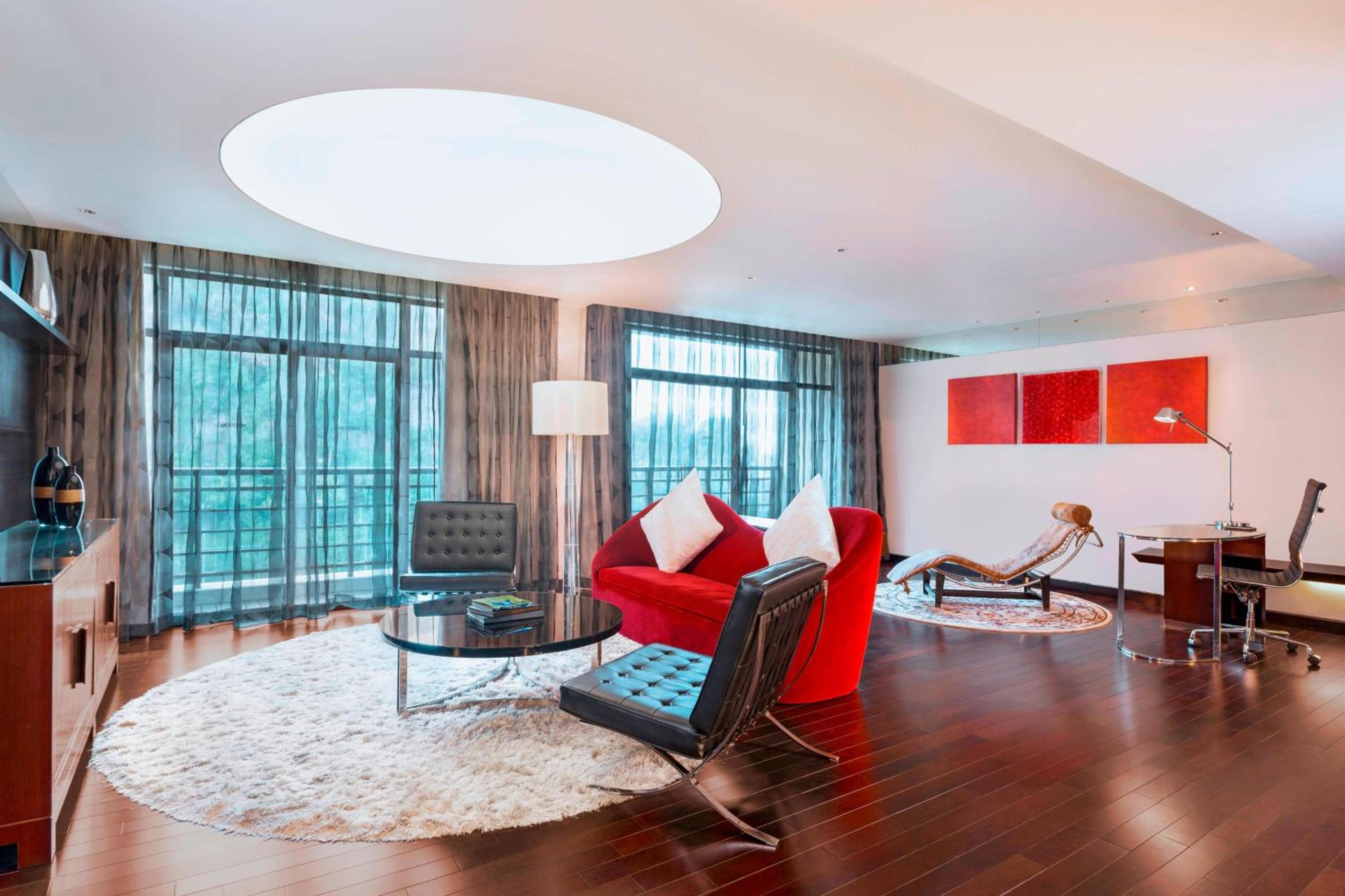 Diplomat Suite
