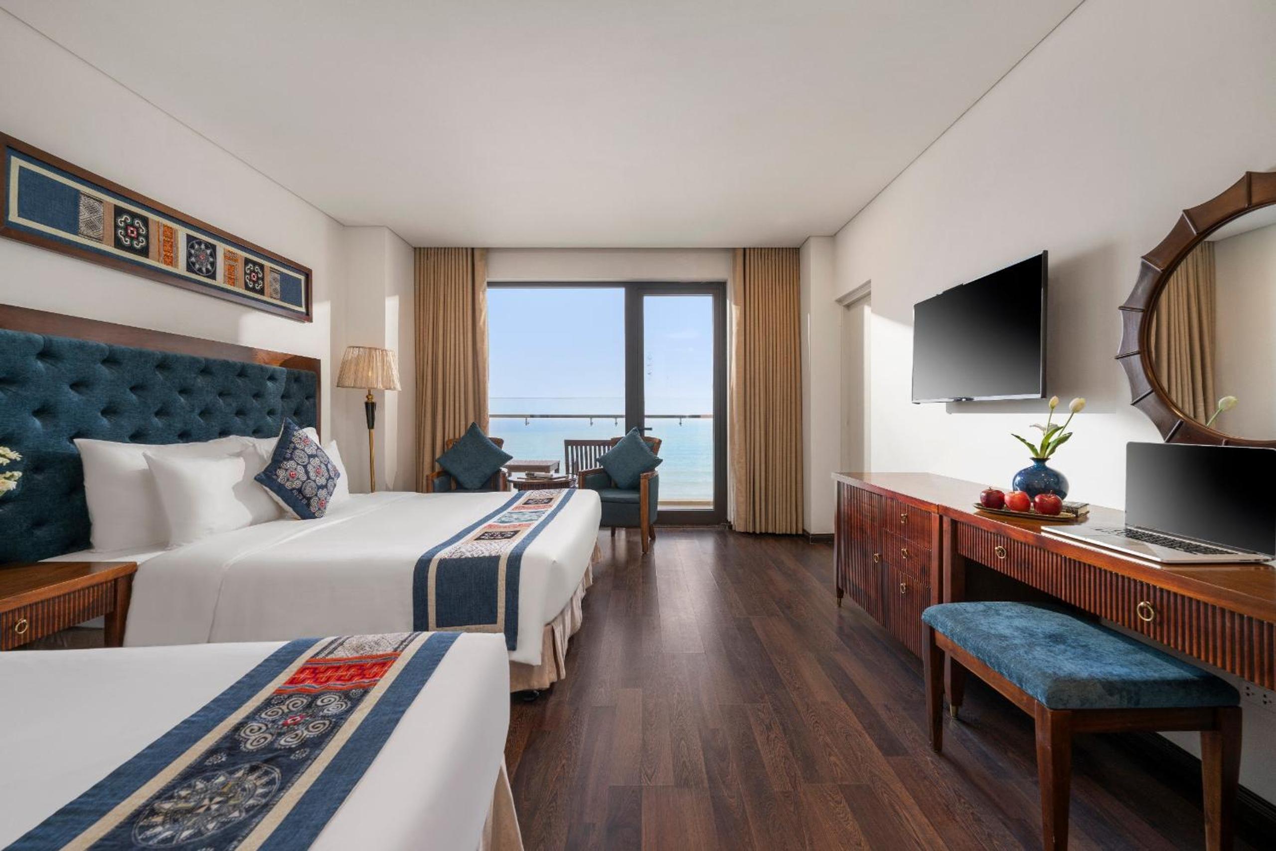 Balcony Triple Sea View with Afternoon Tea