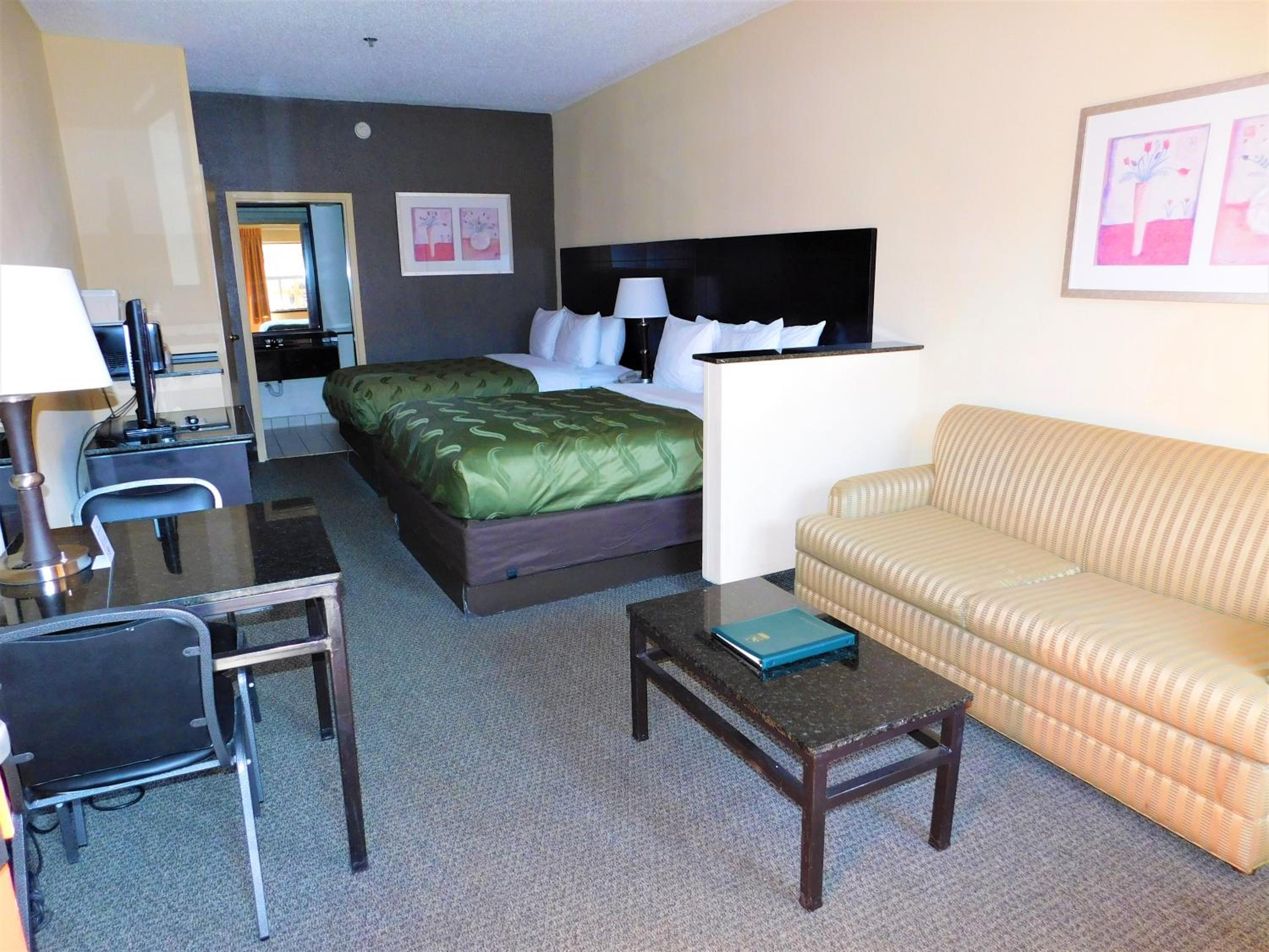 Queen Suite with Two Queen Beds - Non-Smoking