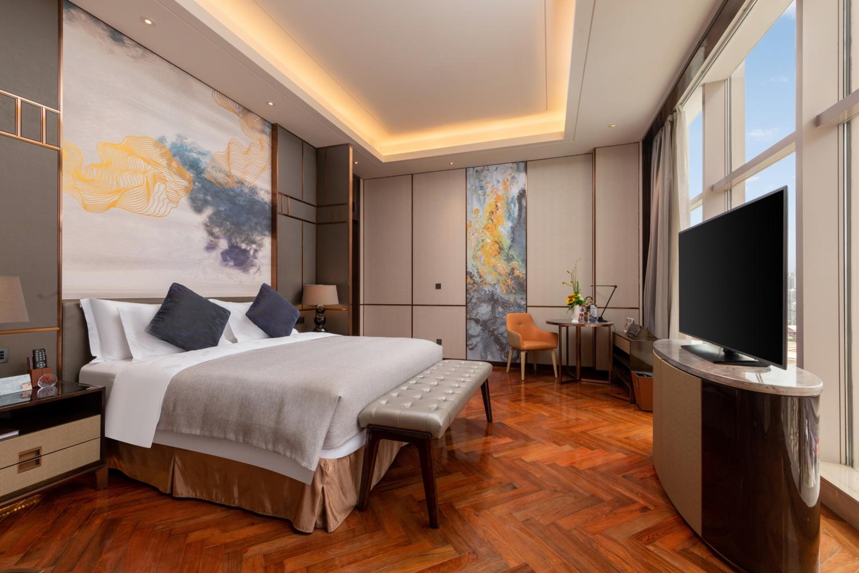 Premier Business Queen Room