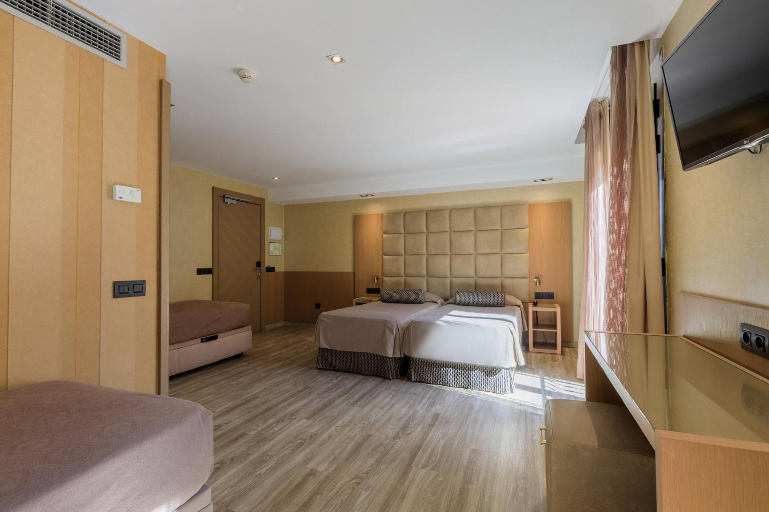 Standard Quadruple Room