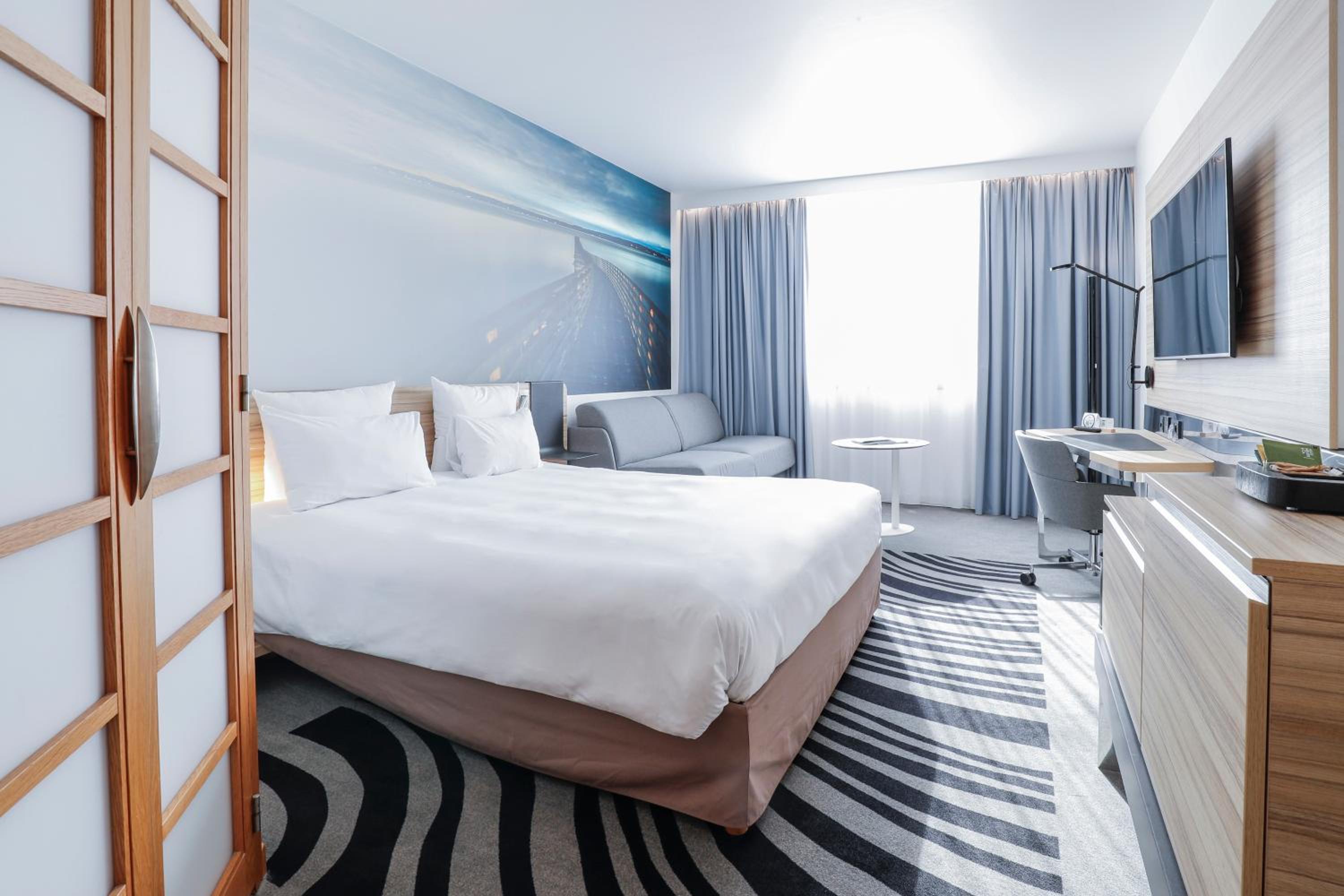 Queen Room with Sofa Bed