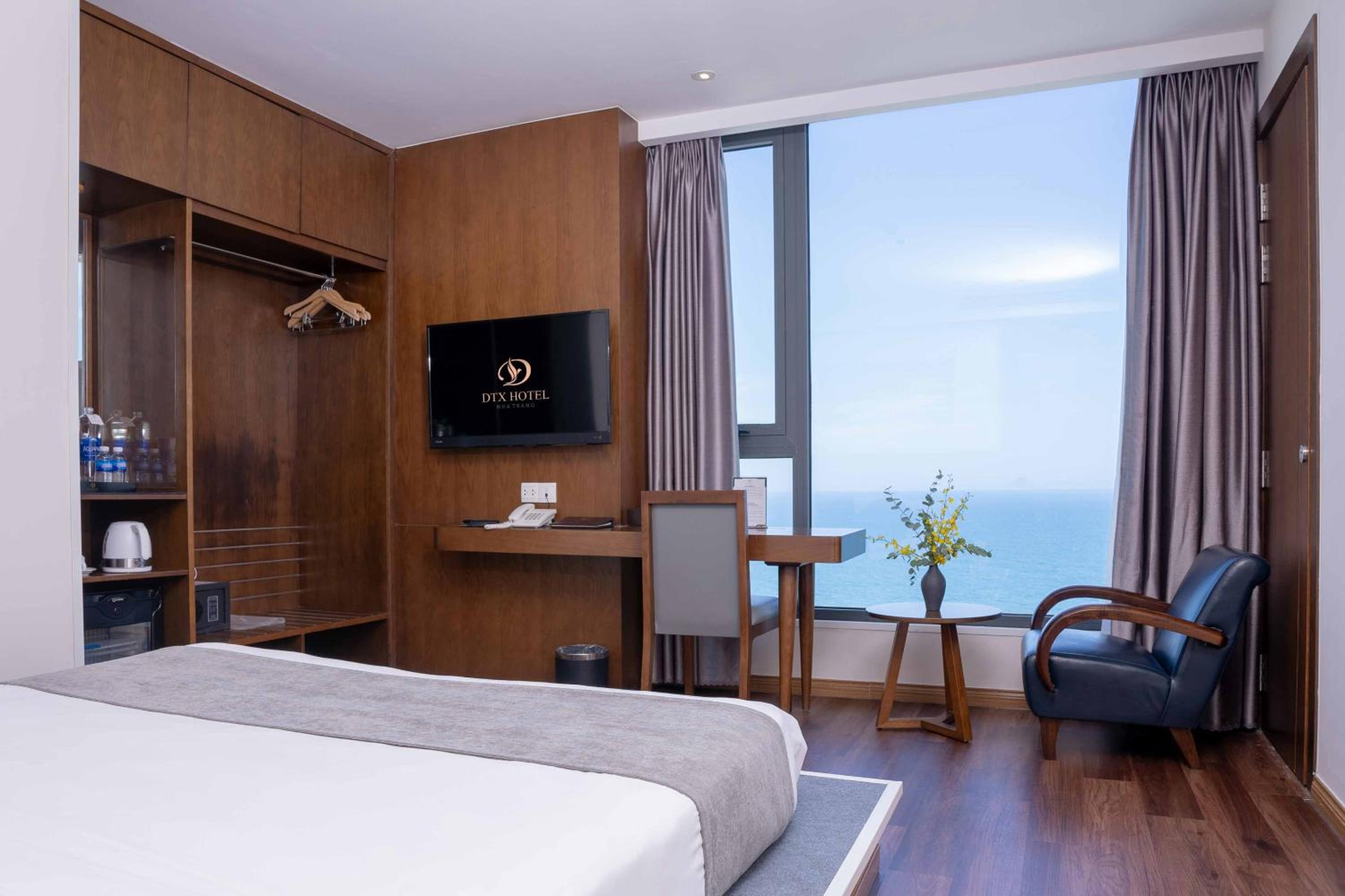 Deluxe Double or Twin Room with Sea View