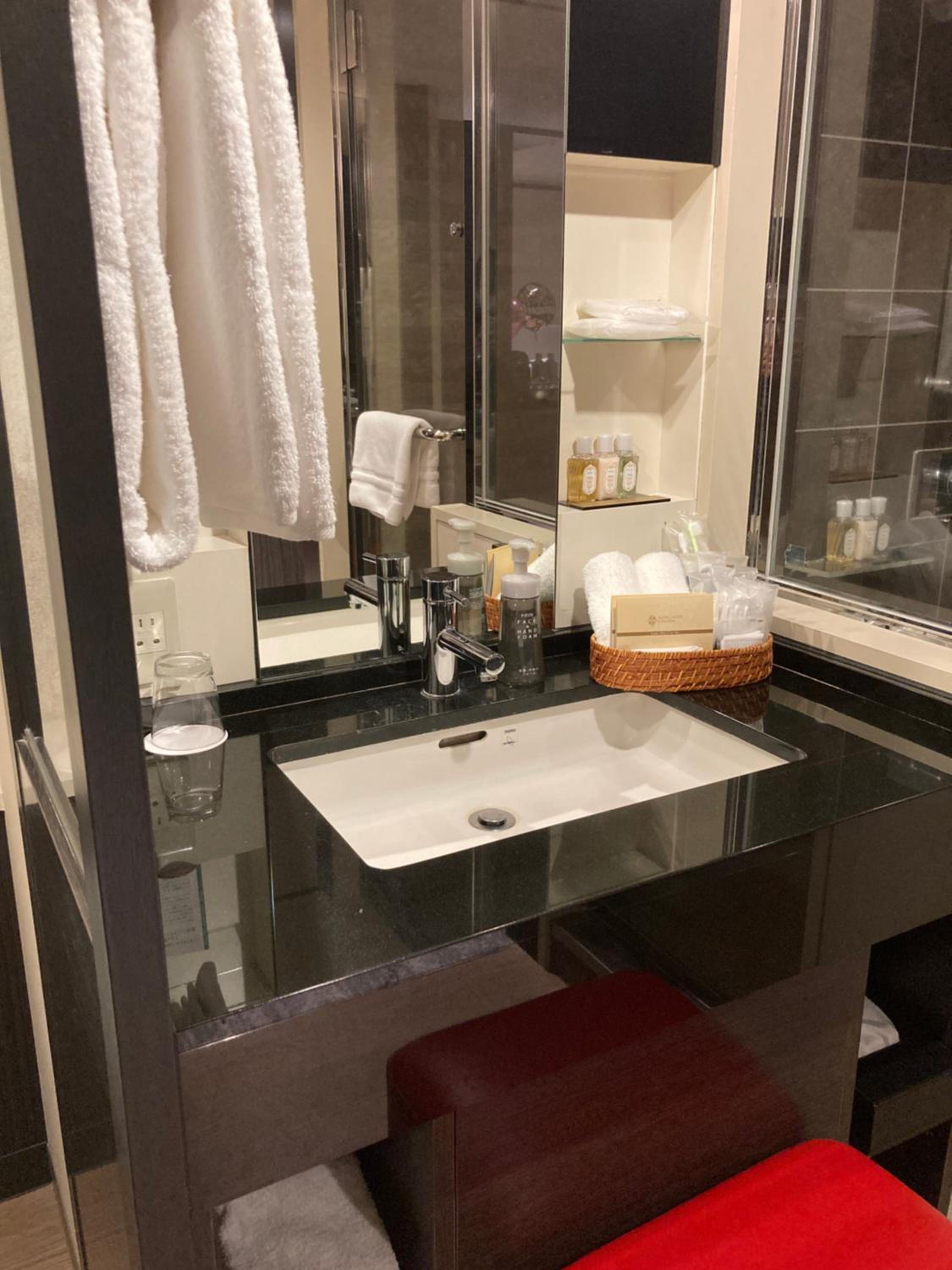 Executive Floor Double Room with Separate Bathroom - Non-Smoking