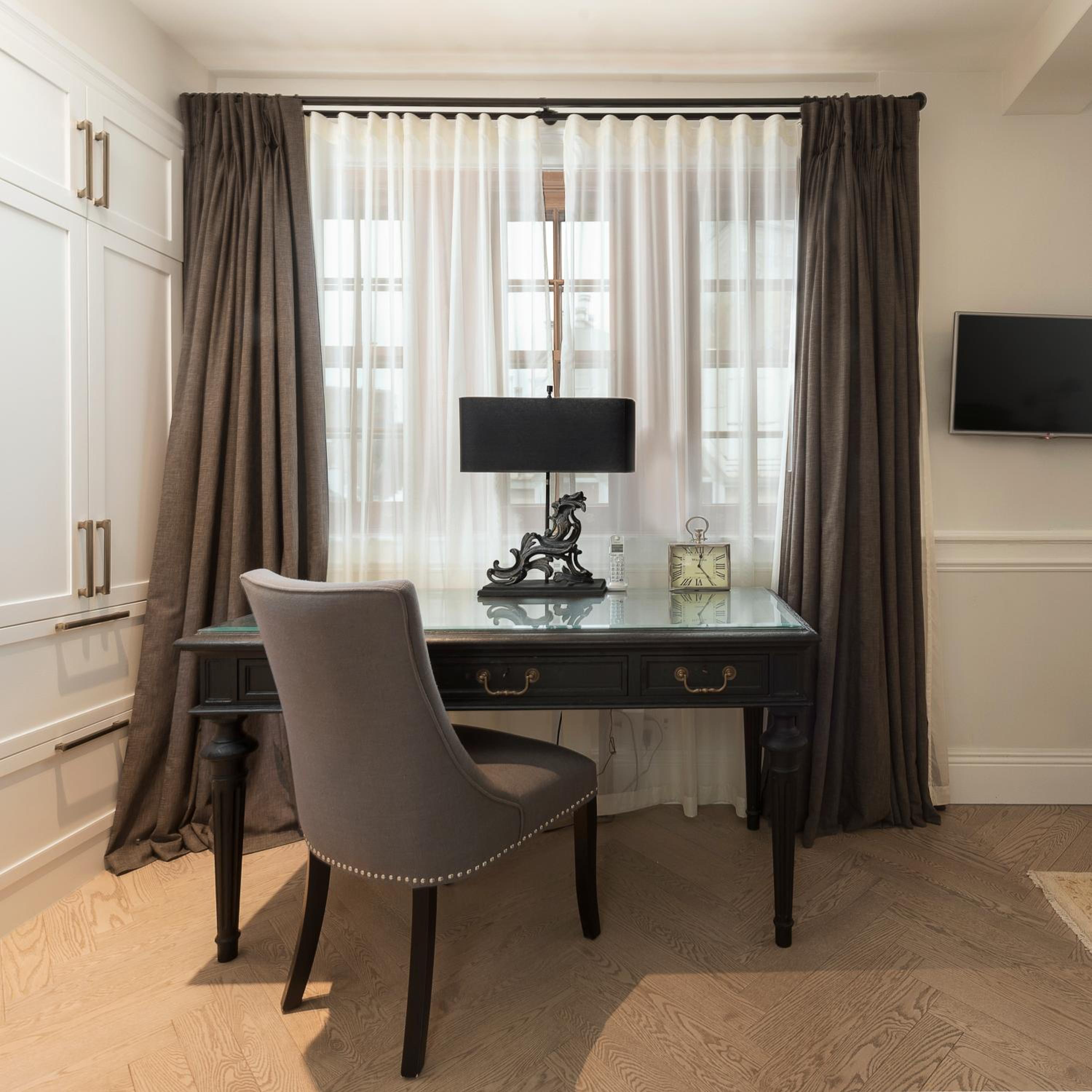 Queen Room in Penthouse 2 / Building B / No Kitchenette / Animals Not Permitted