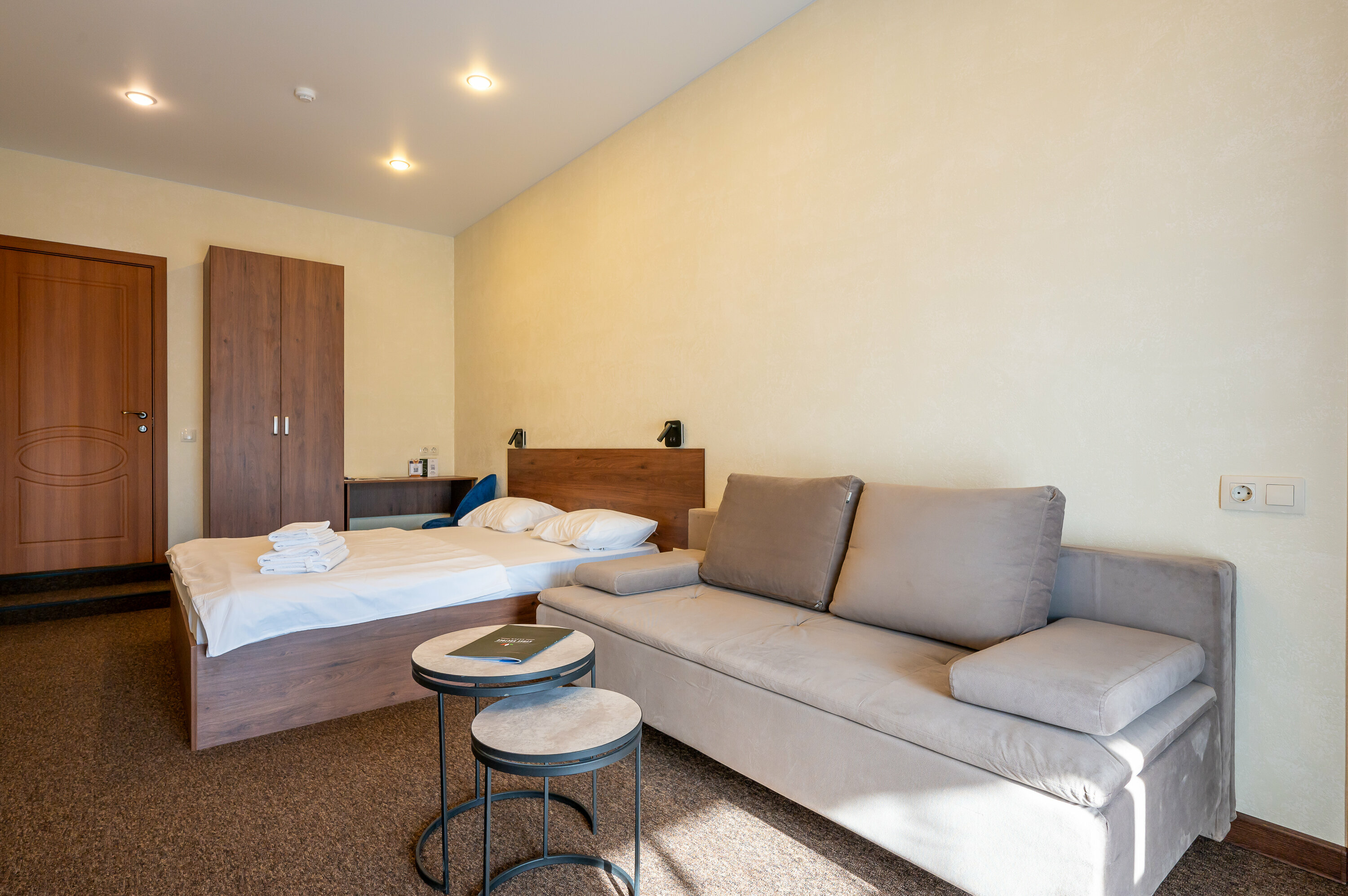 Апартаменты с балконом