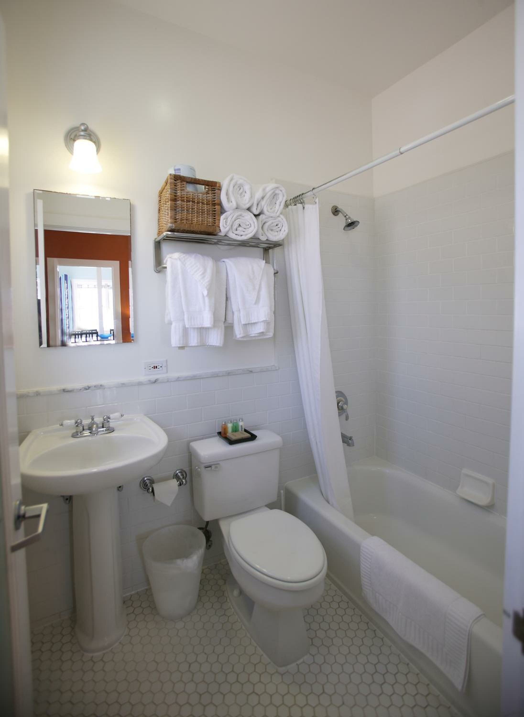 One-Bedroom Suite with Beachfront Ocean View - 1 Queen Bed and 1 Sofa Bed