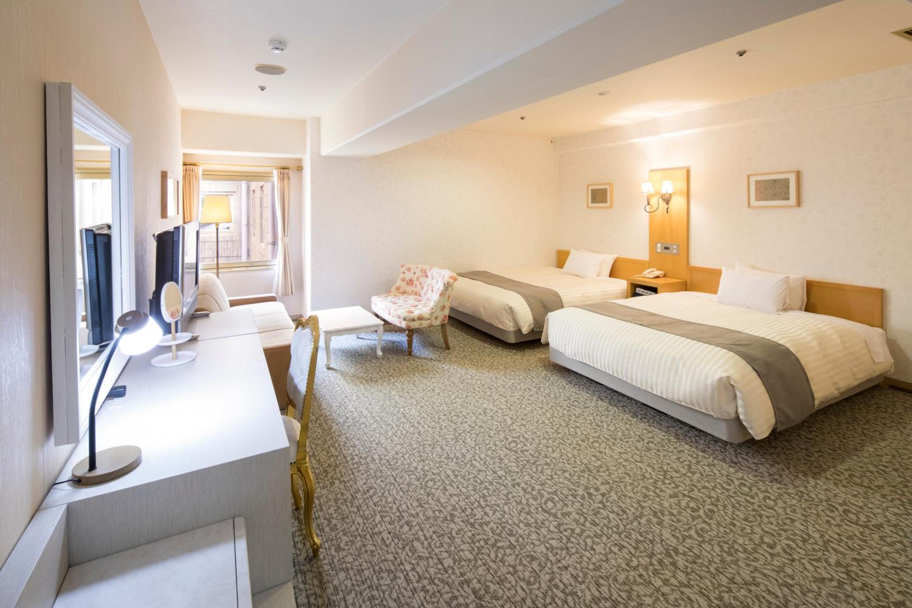 Deluxe Twin Room B - Non-Smoking