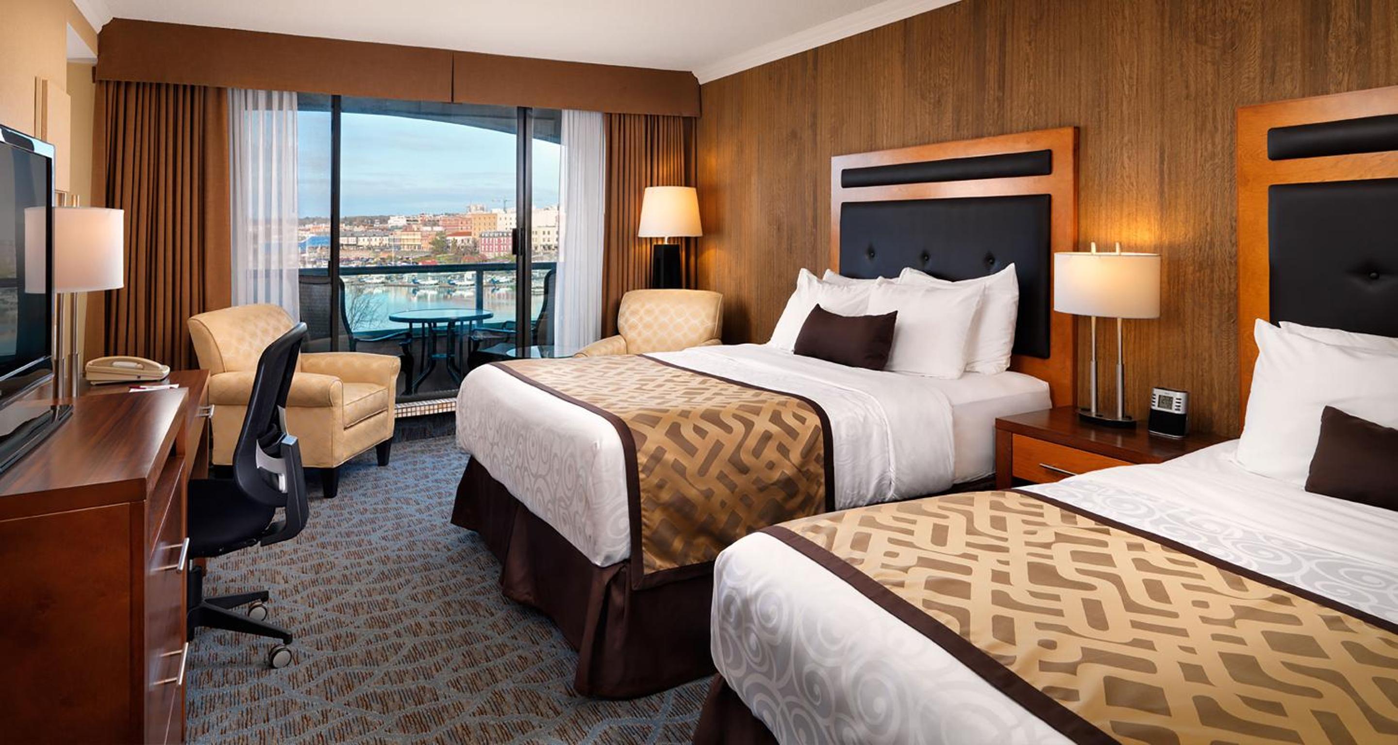 Queen Room with Two Queen Beds with Partial Harbor View and Balcony
